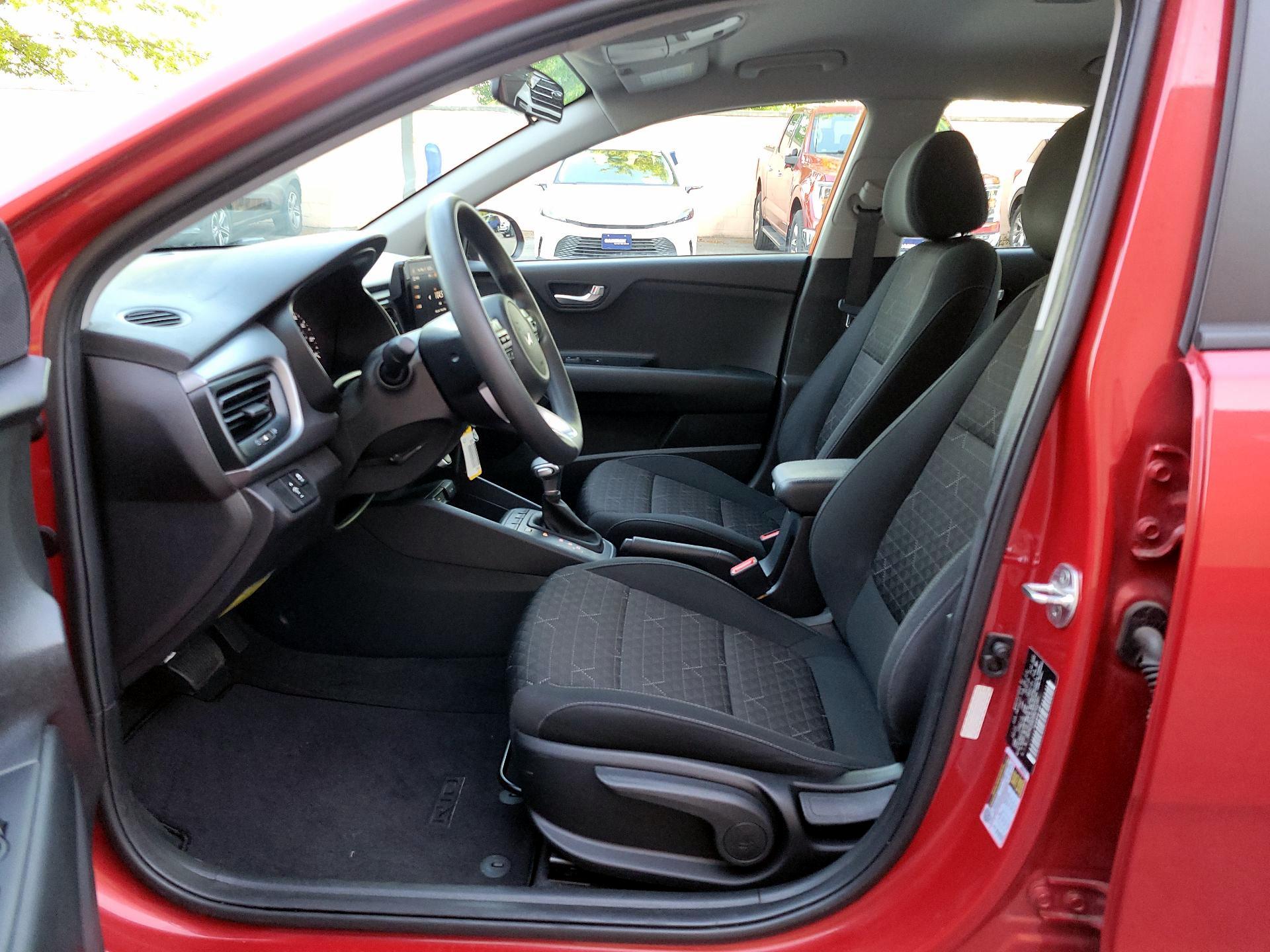 Thumbnail: 2022 Kia Rio - 9