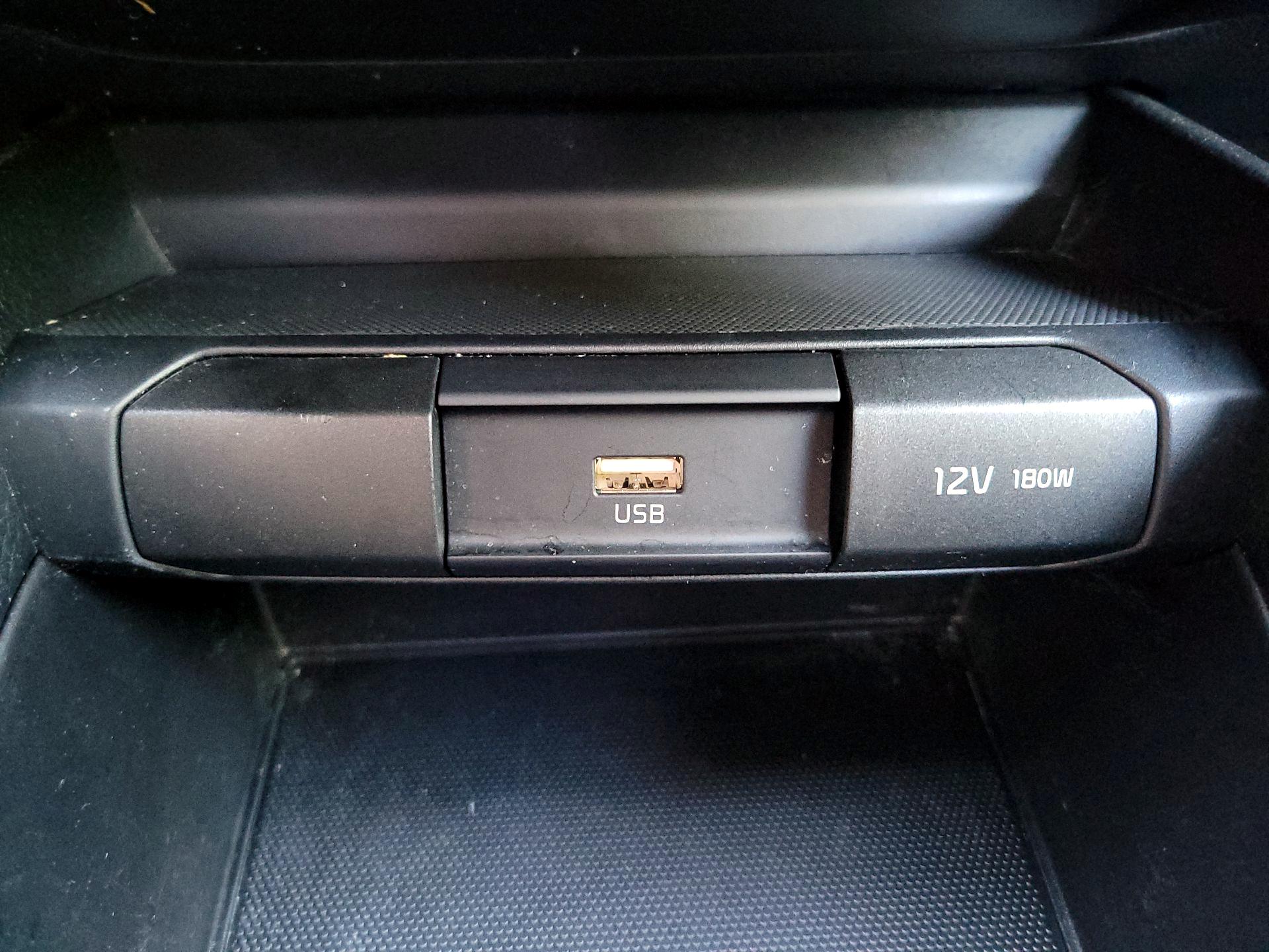 Thumbnail: 2022 Kia Rio - 16