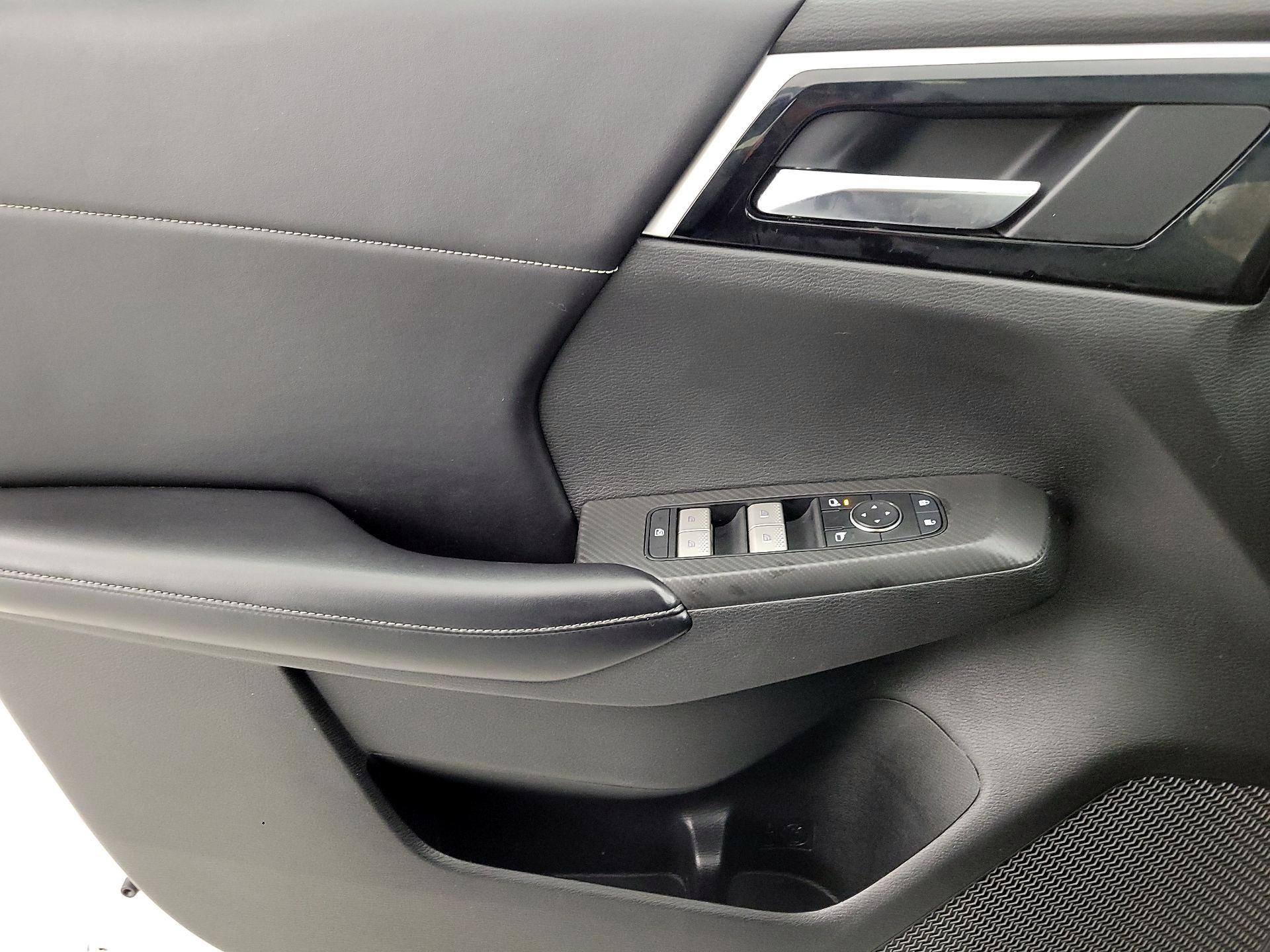 Thumbnail: 2022 Mitsubishi Outlander - 12