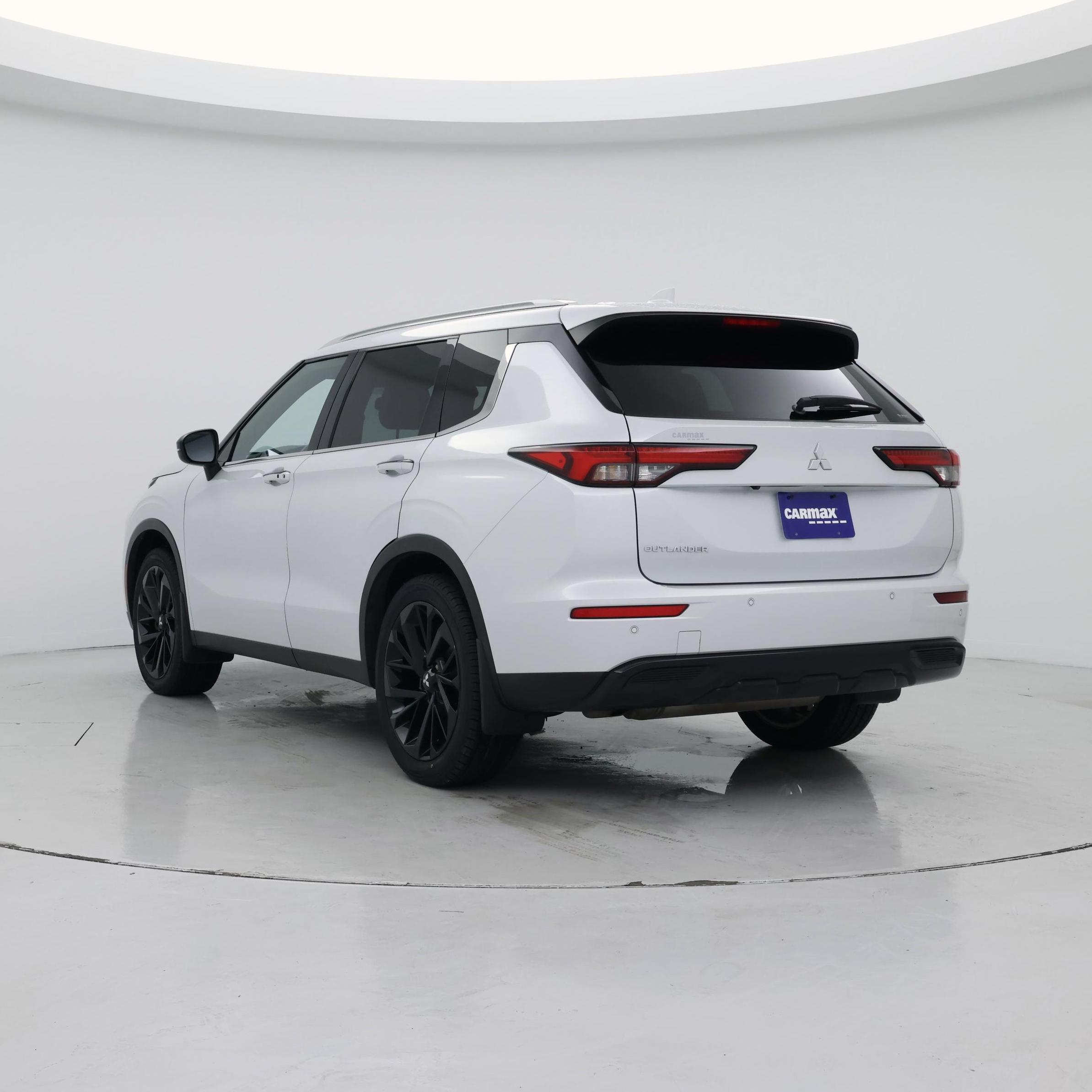 Thumbnail: 2022 Mitsubishi Outlander - 2