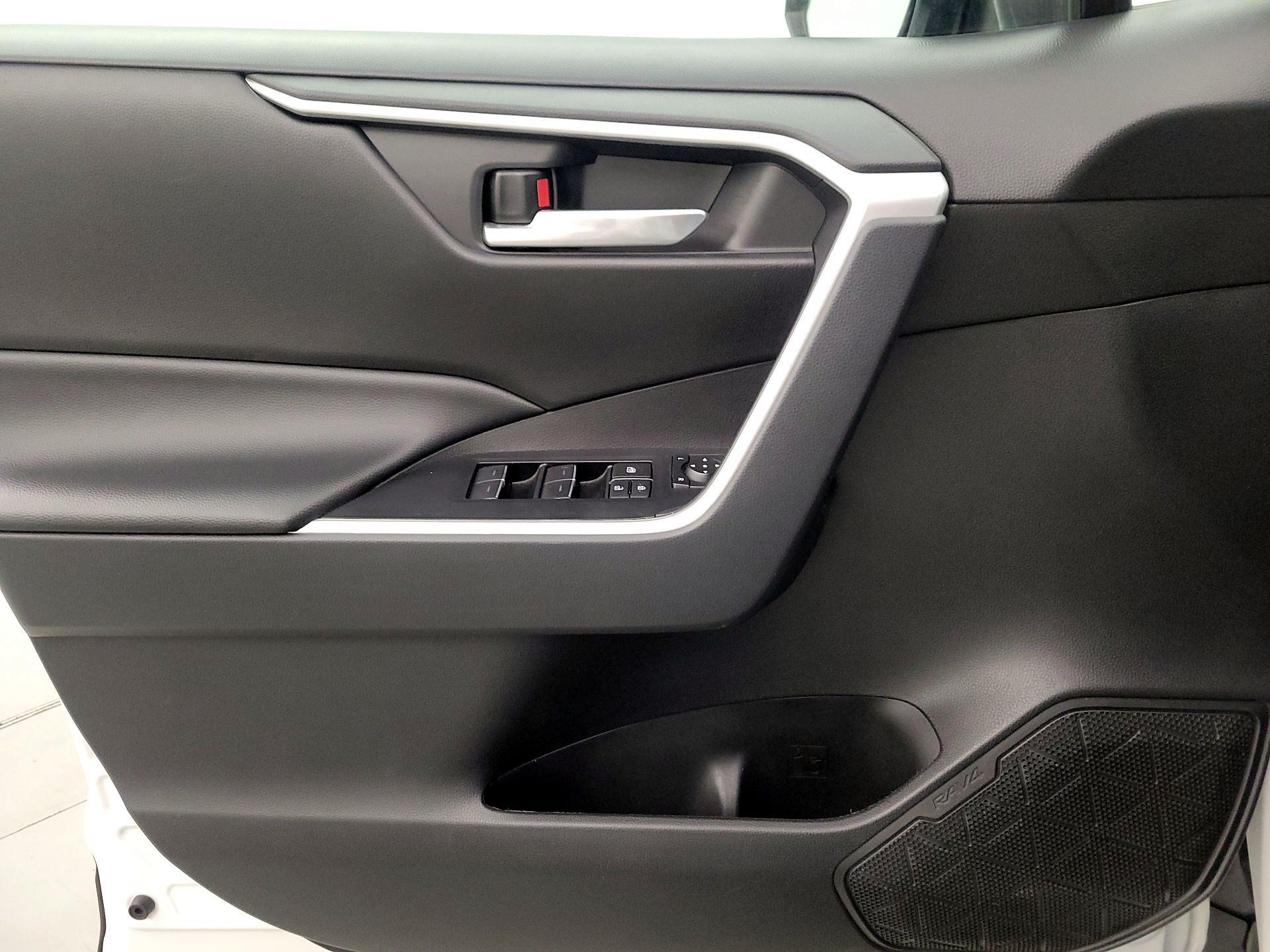 Thumbnail: 2023 Toyota RAV4 - 10