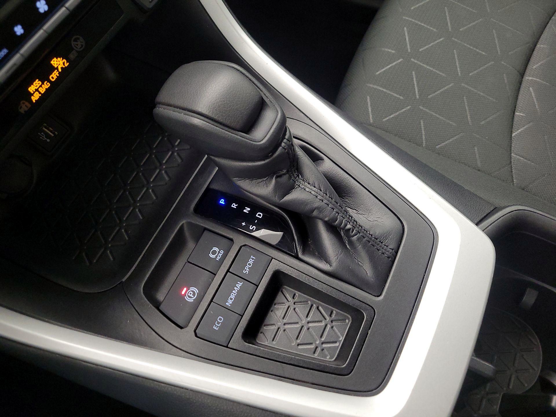 Thumbnail: 2023 Toyota RAV4 - 15