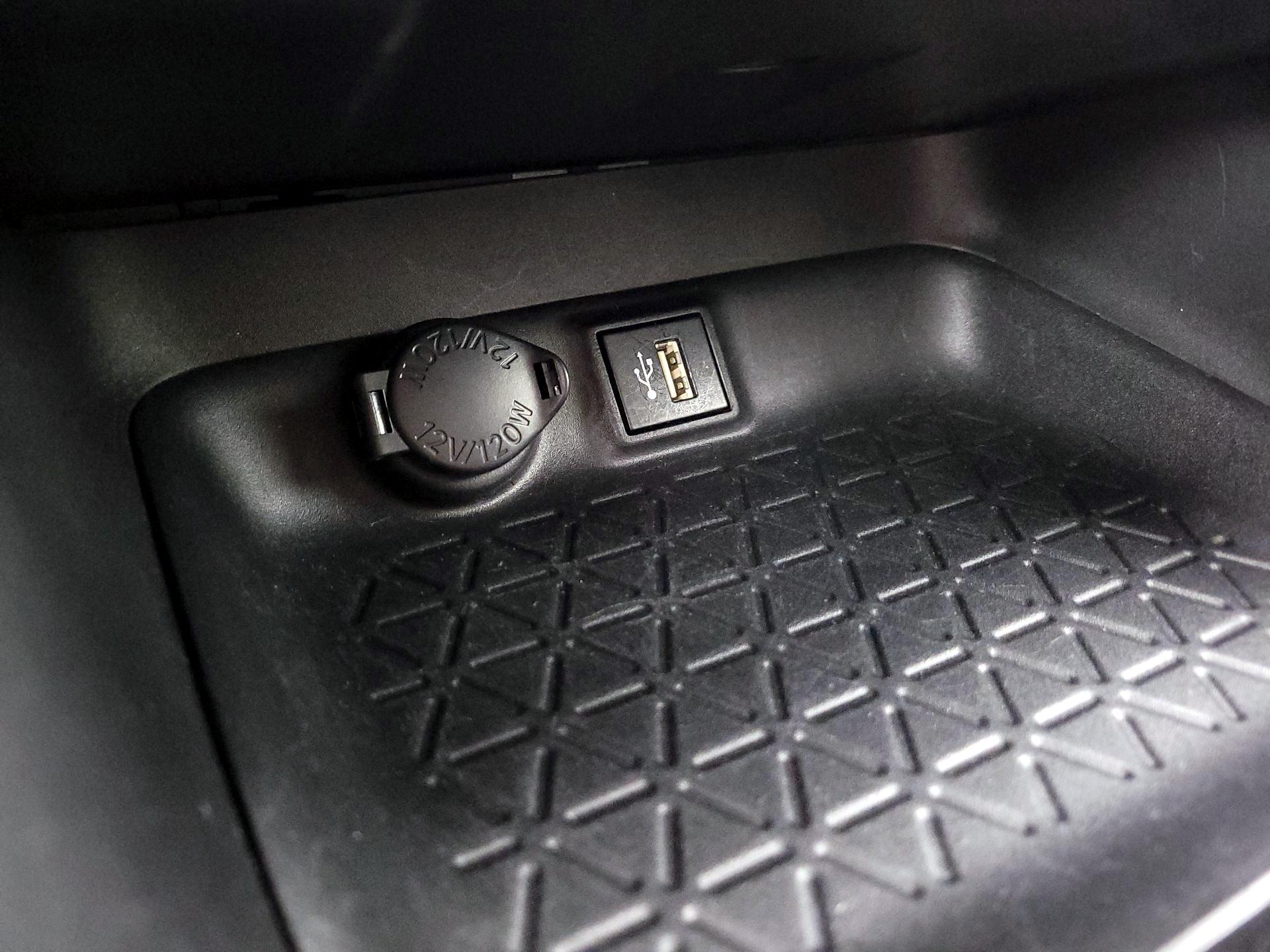 Thumbnail: 2023 Toyota RAV4 - 16