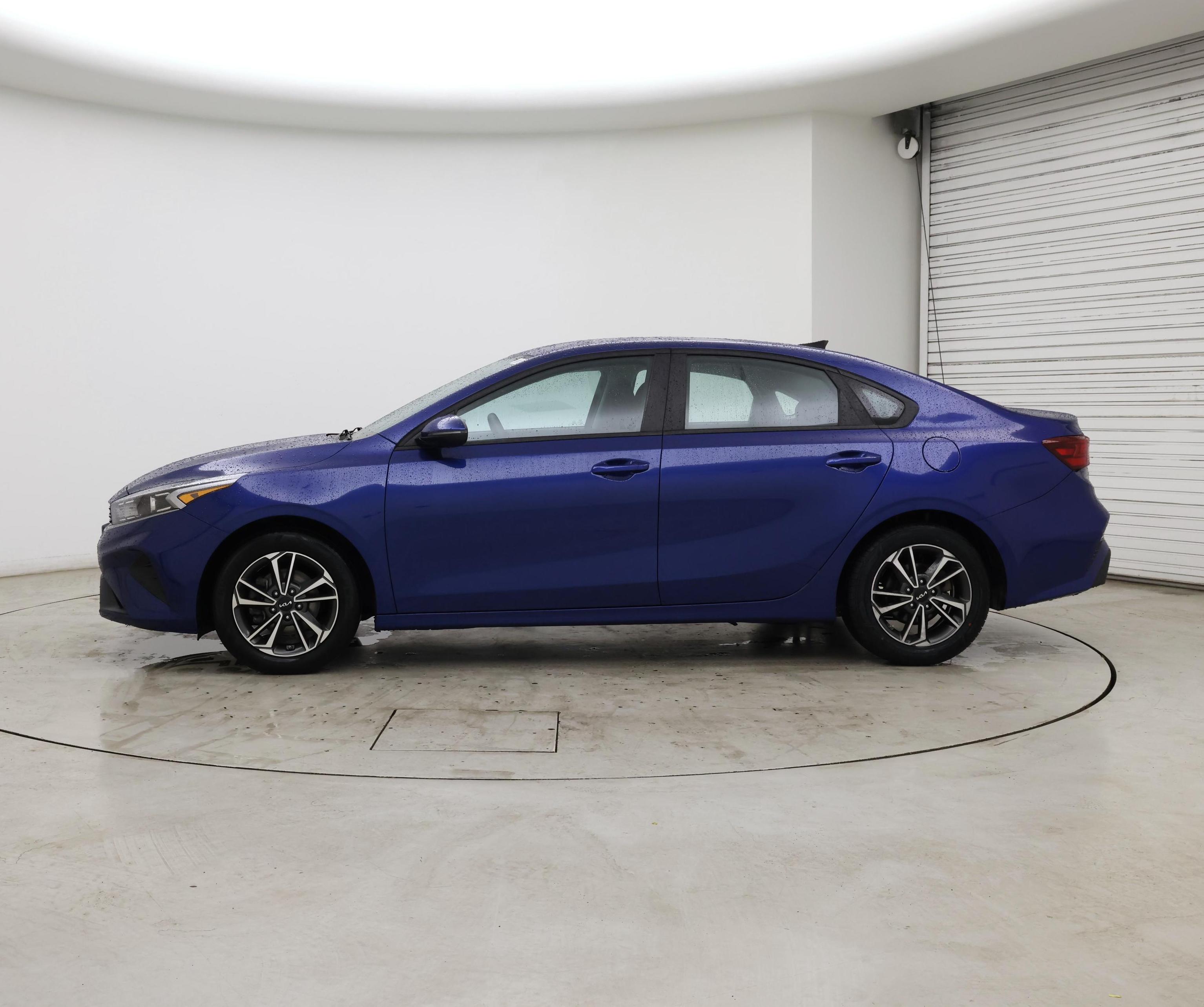 Thumbnail: 2023 Kia Forte - 3