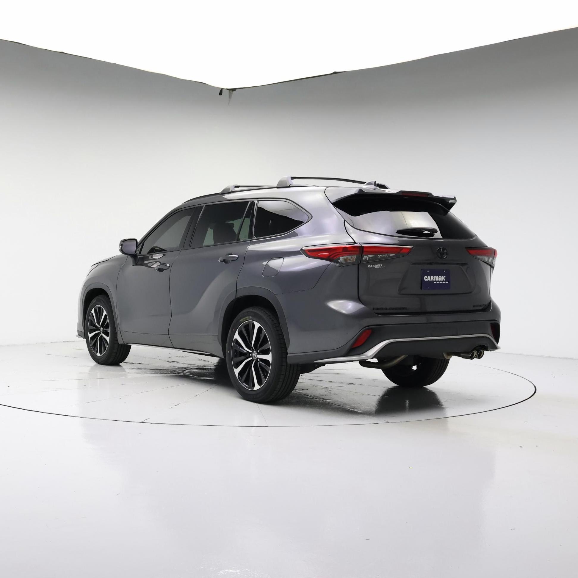 Thumbnail: 2022 Toyota Highlander - 2