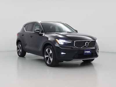 2025 Volvo XC40 B5 Plus Bright Theme