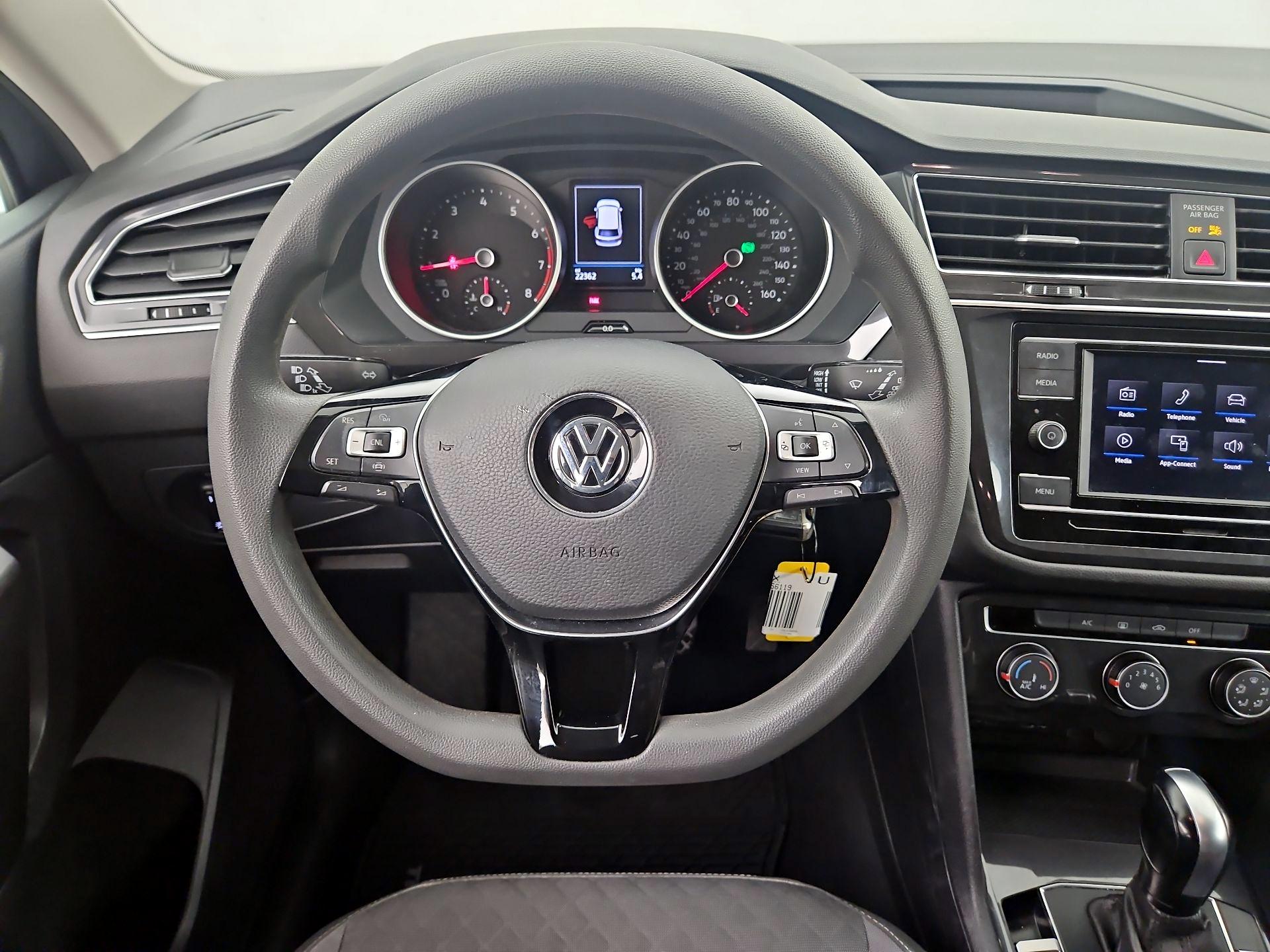 Thumbnail: 2021 Volkswagen Tiguan - 10