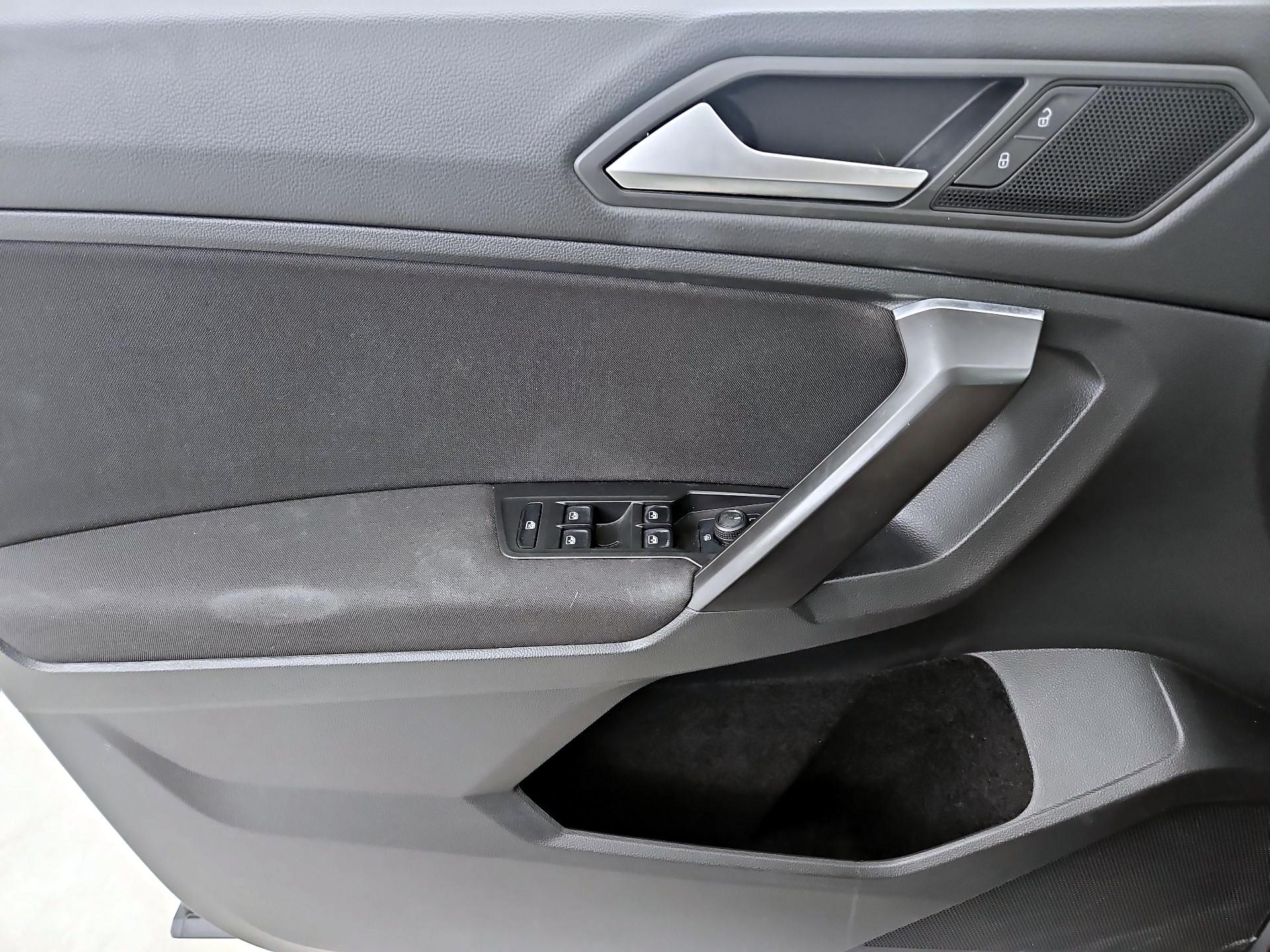 Thumbnail: 2021 Volkswagen Tiguan - 12