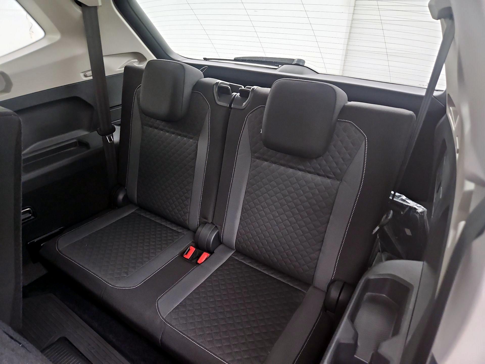 Thumbnail: 2021 Volkswagen Tiguan - 20