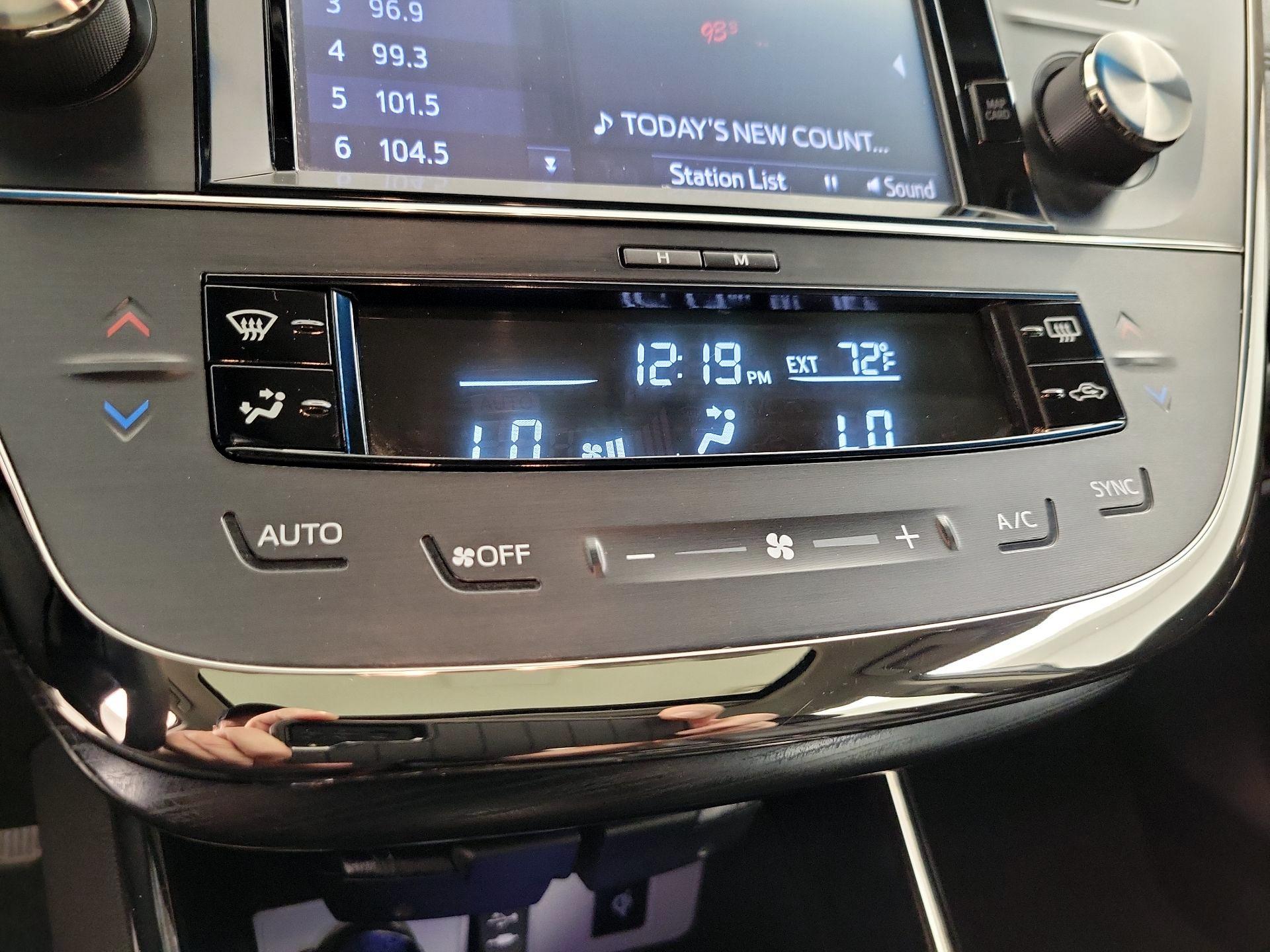Thumbnail: 2016 Toyota Avalon - 16
