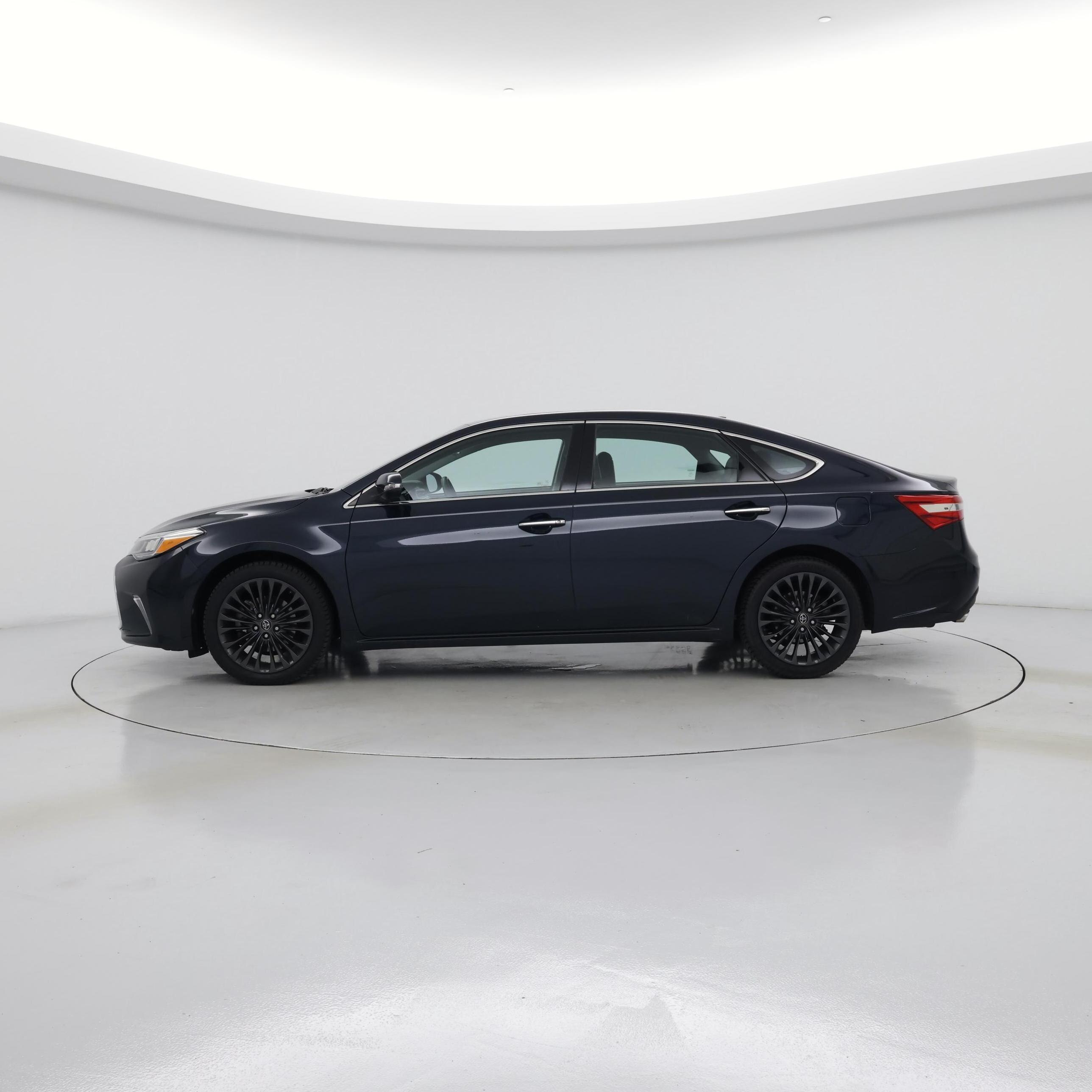Thumbnail: 2016 Toyota Avalon - 3
