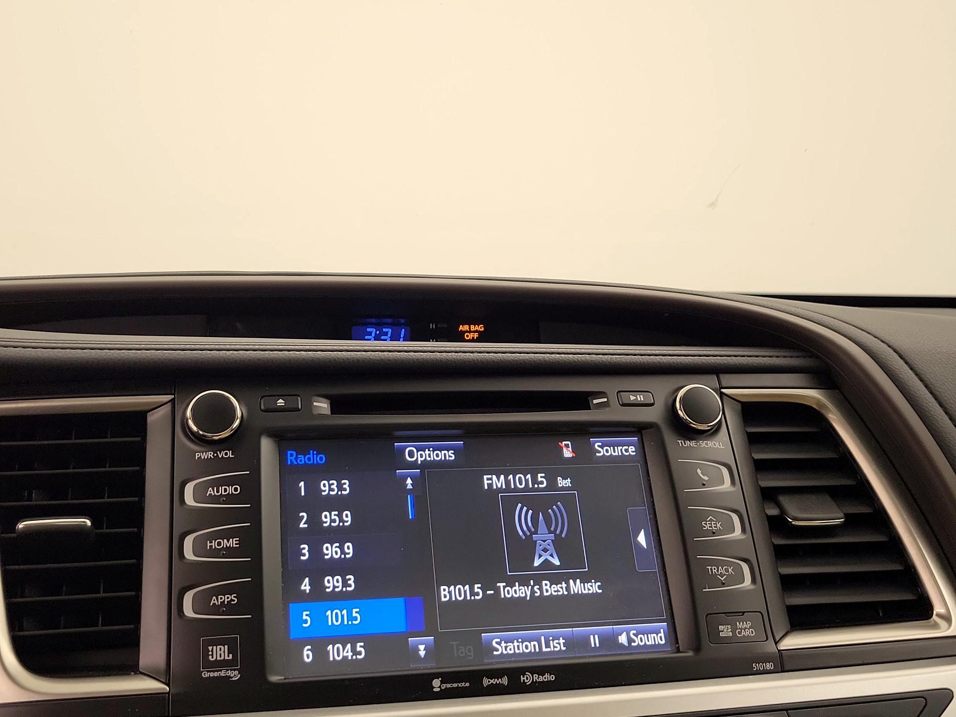Thumbnail: 2018 Toyota Highlander - 16