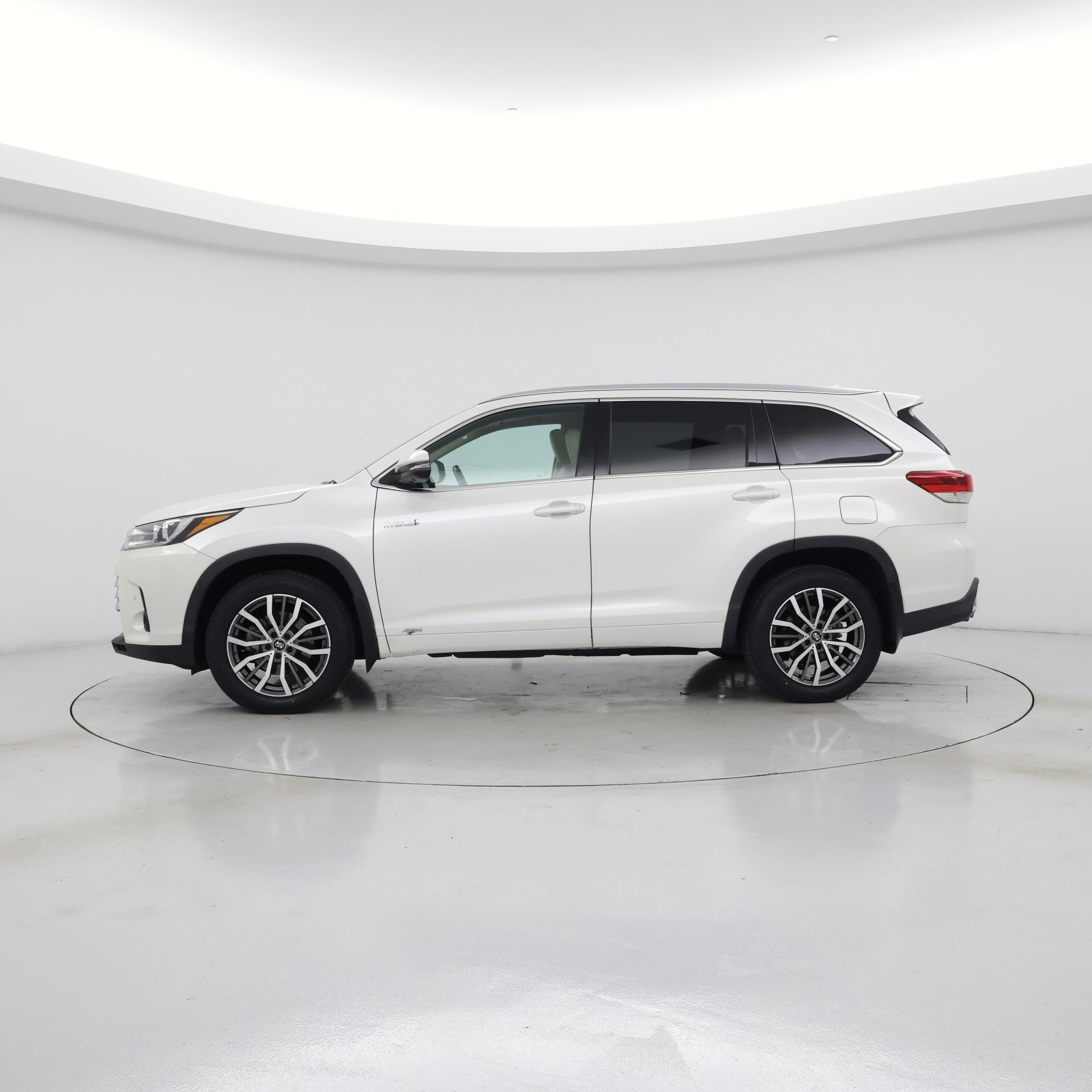 Thumbnail: 2018 Toyota Highlander - 3