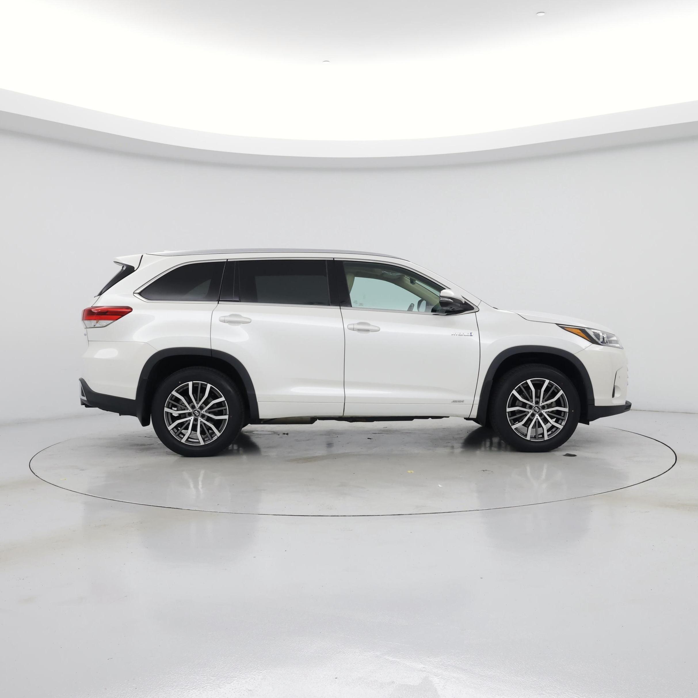 Thumbnail: 2018 Toyota Highlander - 7