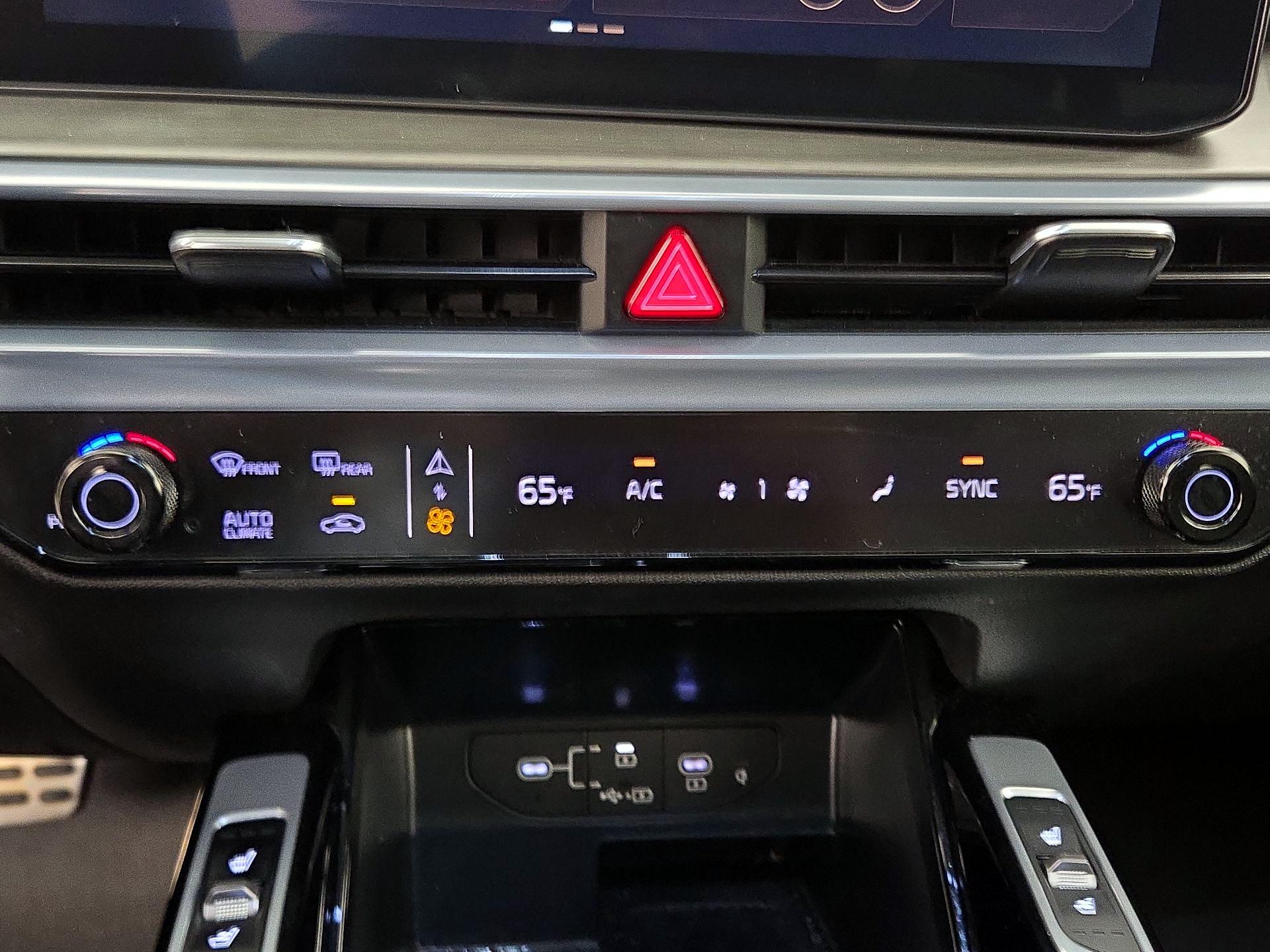 Thumbnail: 2024 Kia Sorento - 17