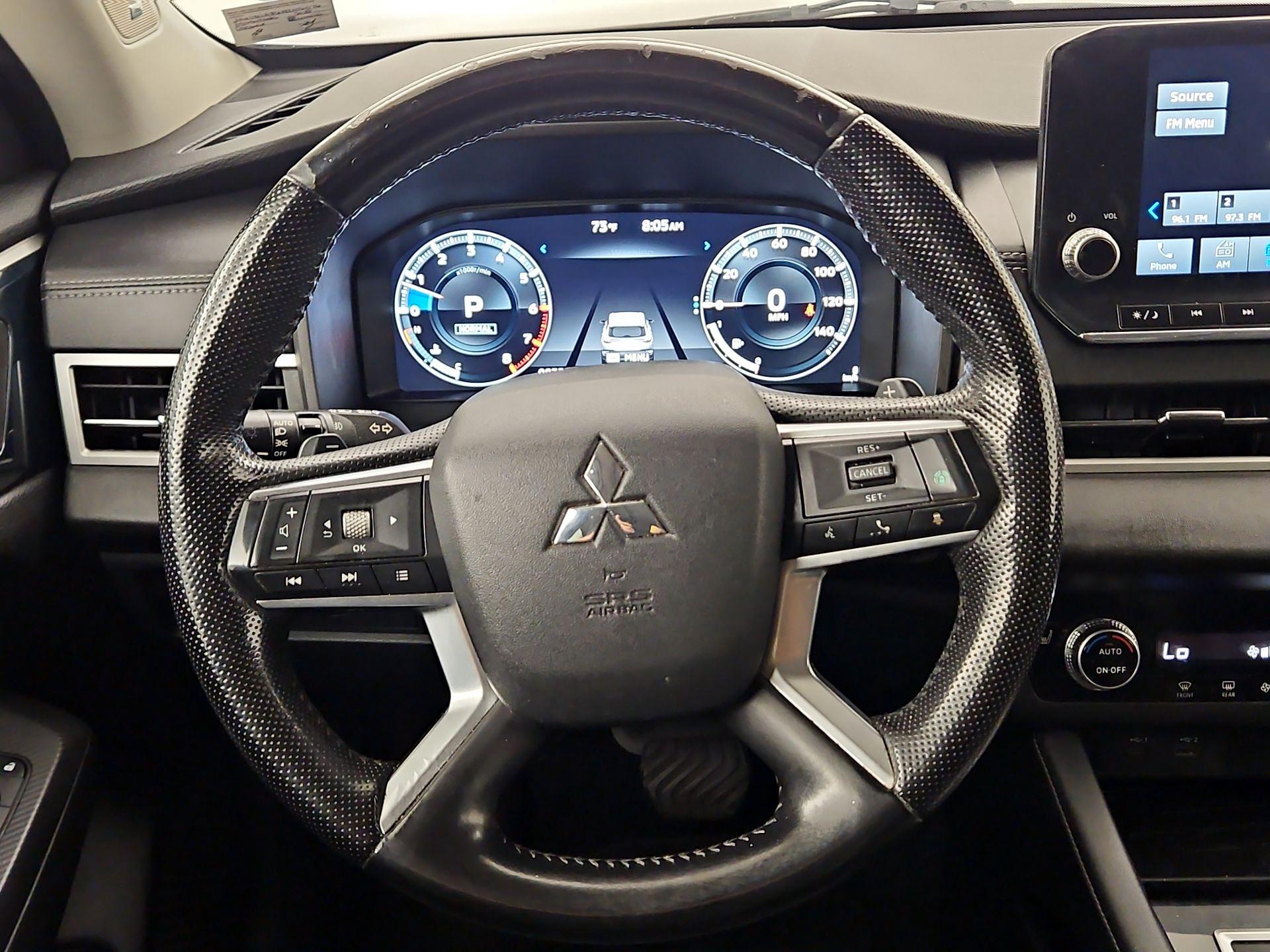 Thumbnail: 2022 Mitsubishi Outlander - 10