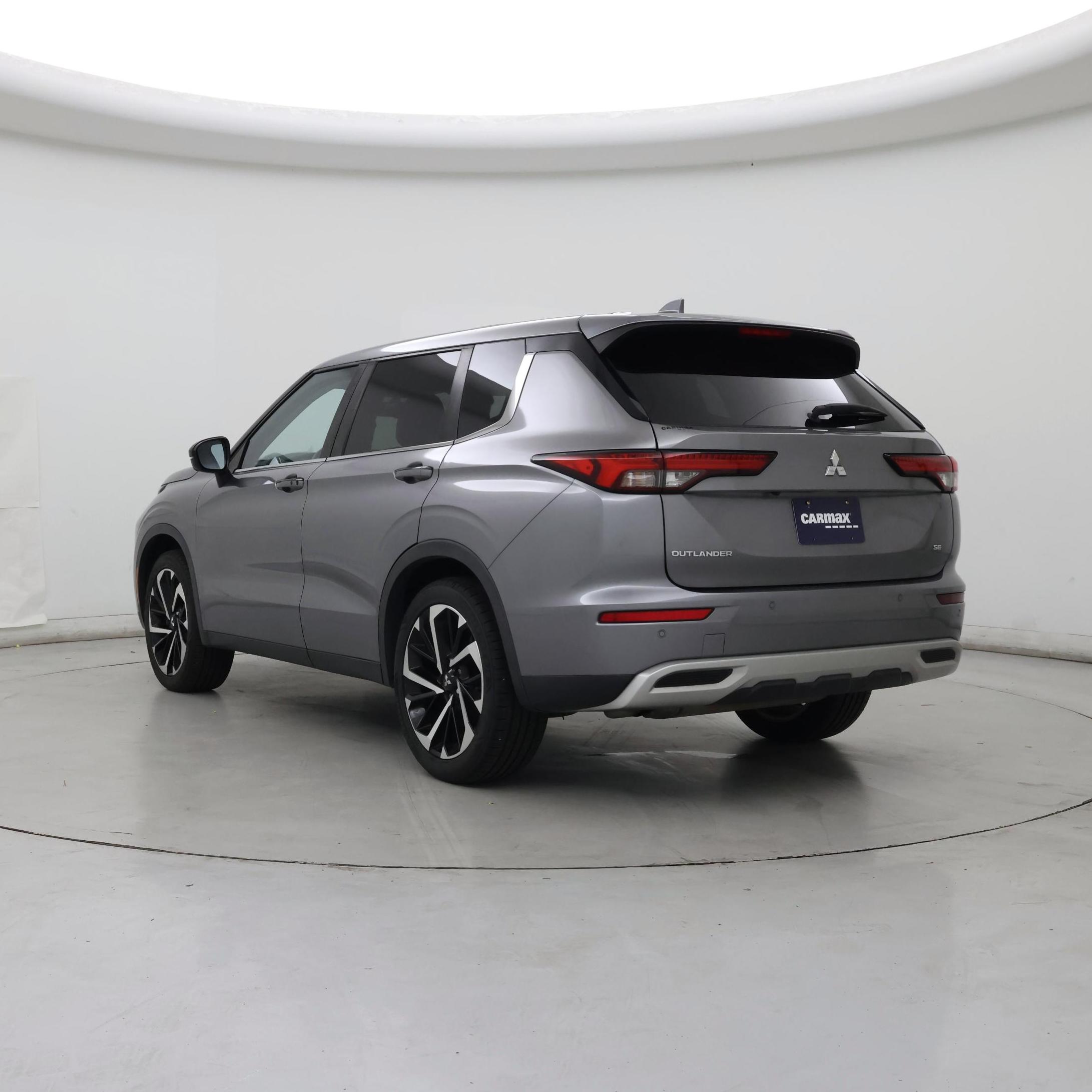 Thumbnail: 2022 Mitsubishi Outlander - 2
