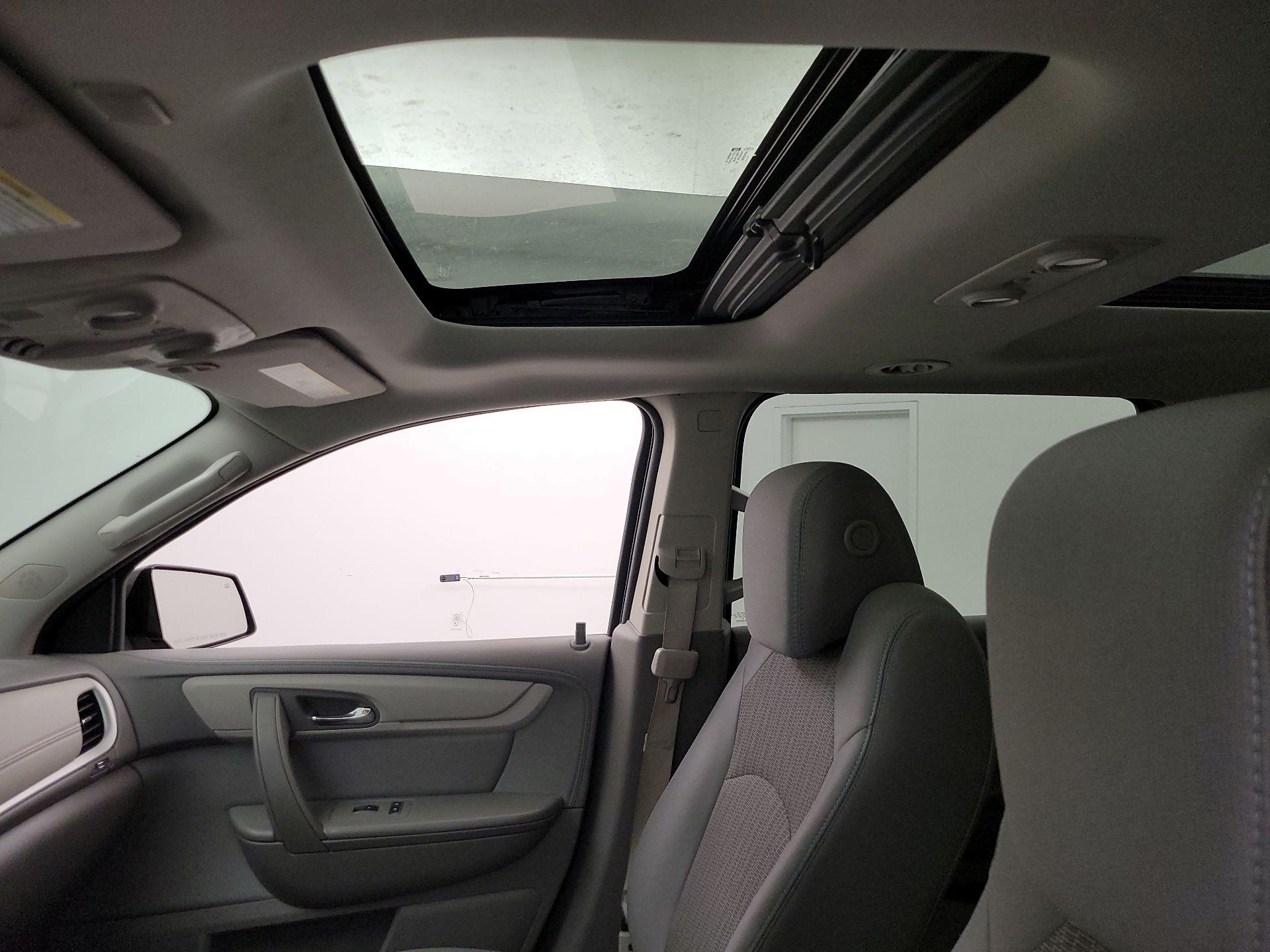 Thumbnail: 2017 Chevrolet Traverse - 19