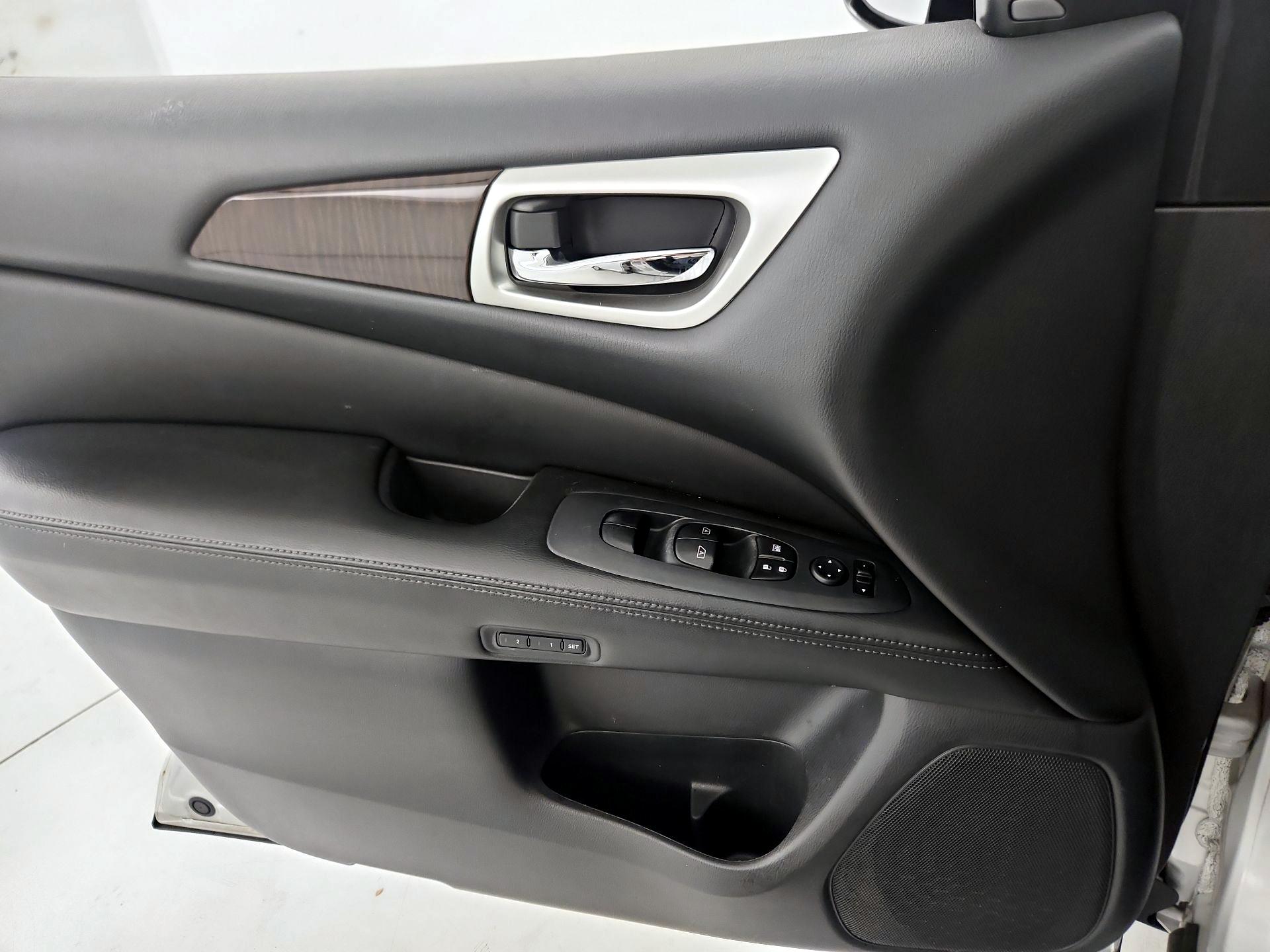 Thumbnail: 2016 Nissan Pathfinder - 12