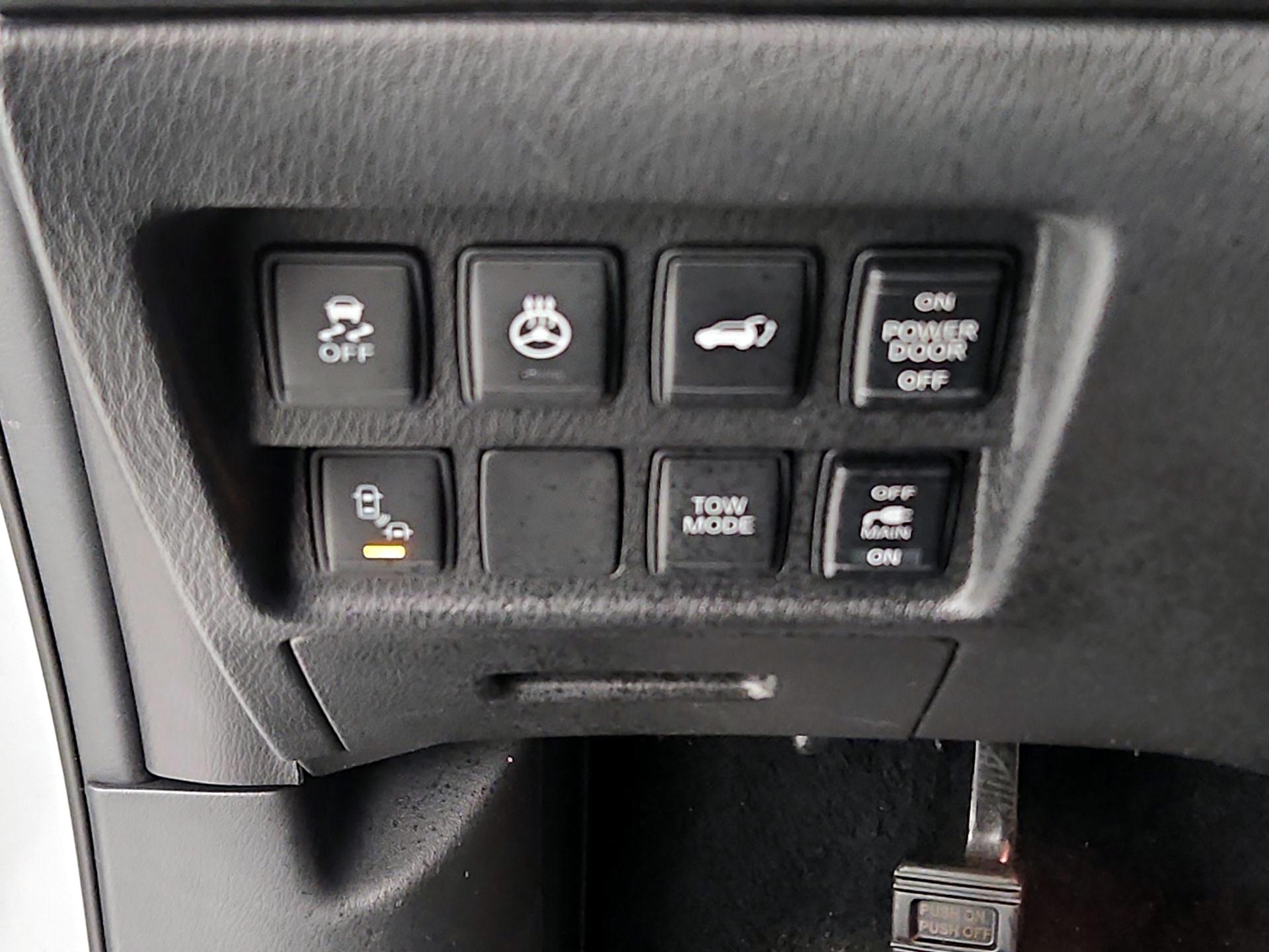 Thumbnail: 2016 Nissan Pathfinder - 13