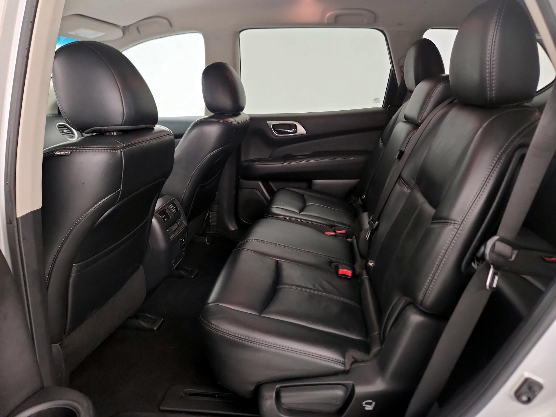 Thumbnail: 2016 Nissan Pathfinder - 19