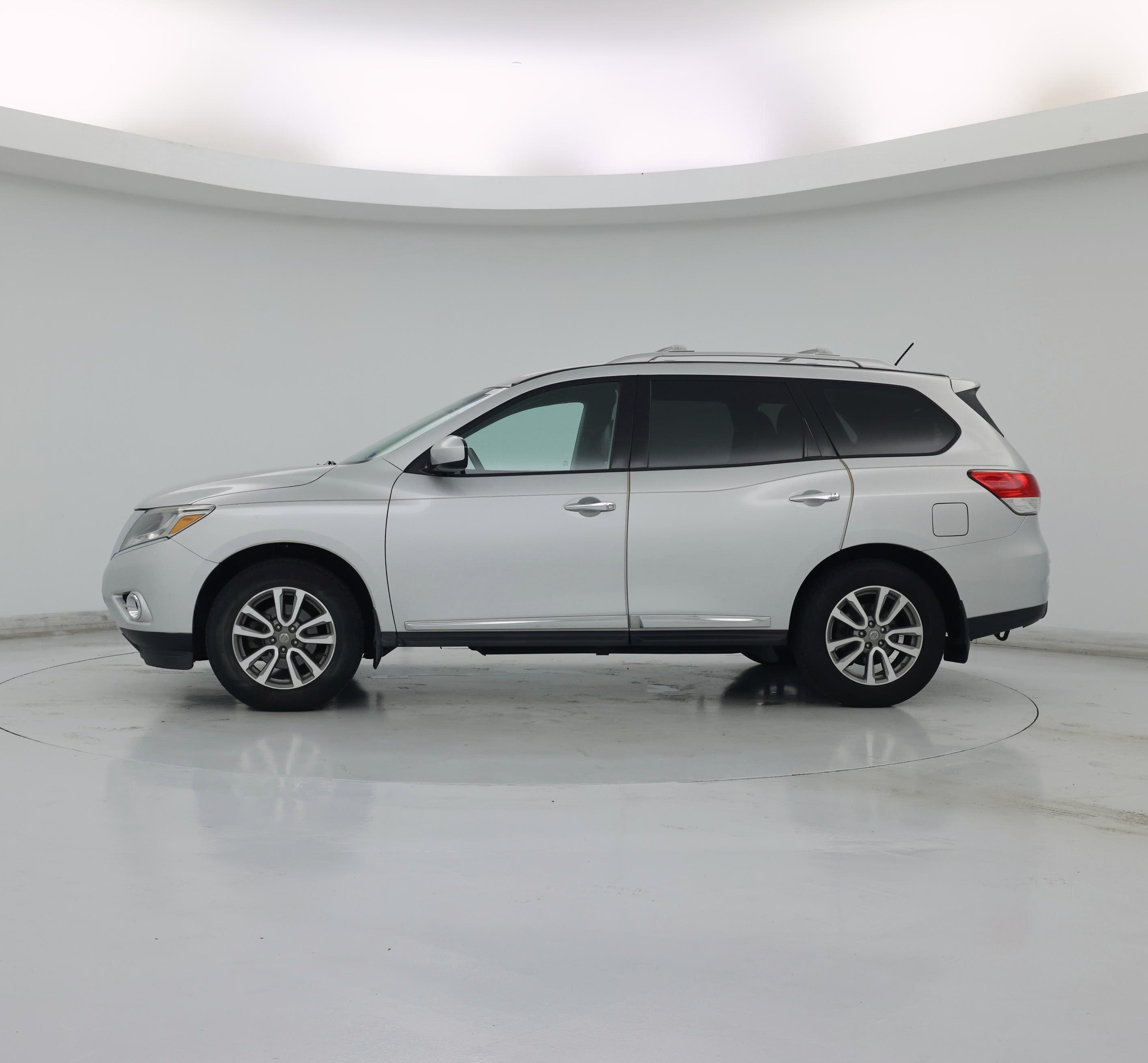 Thumbnail: 2016 Nissan Pathfinder - 3