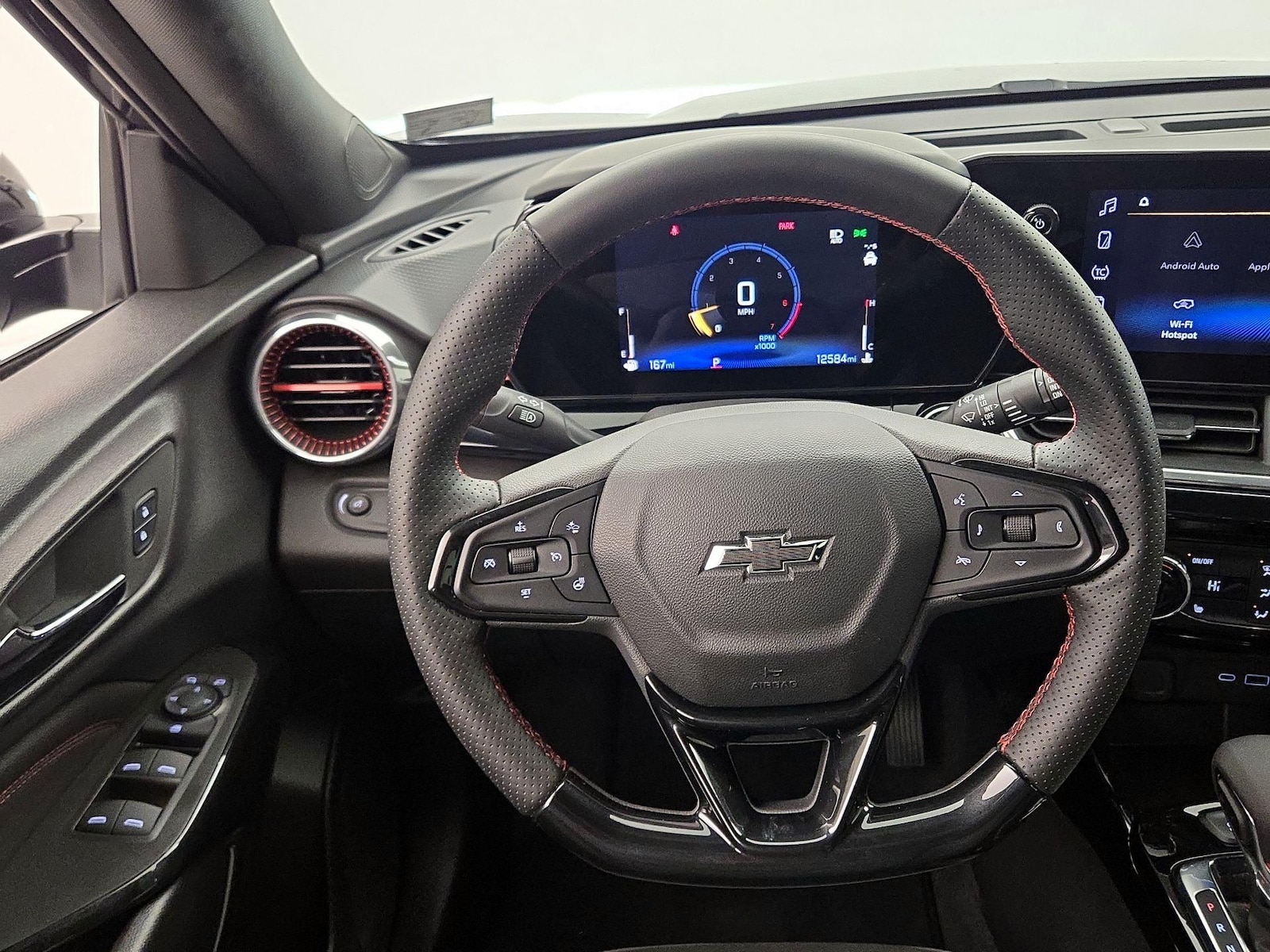 2025 Chevrolet Trax RS - Photo 11