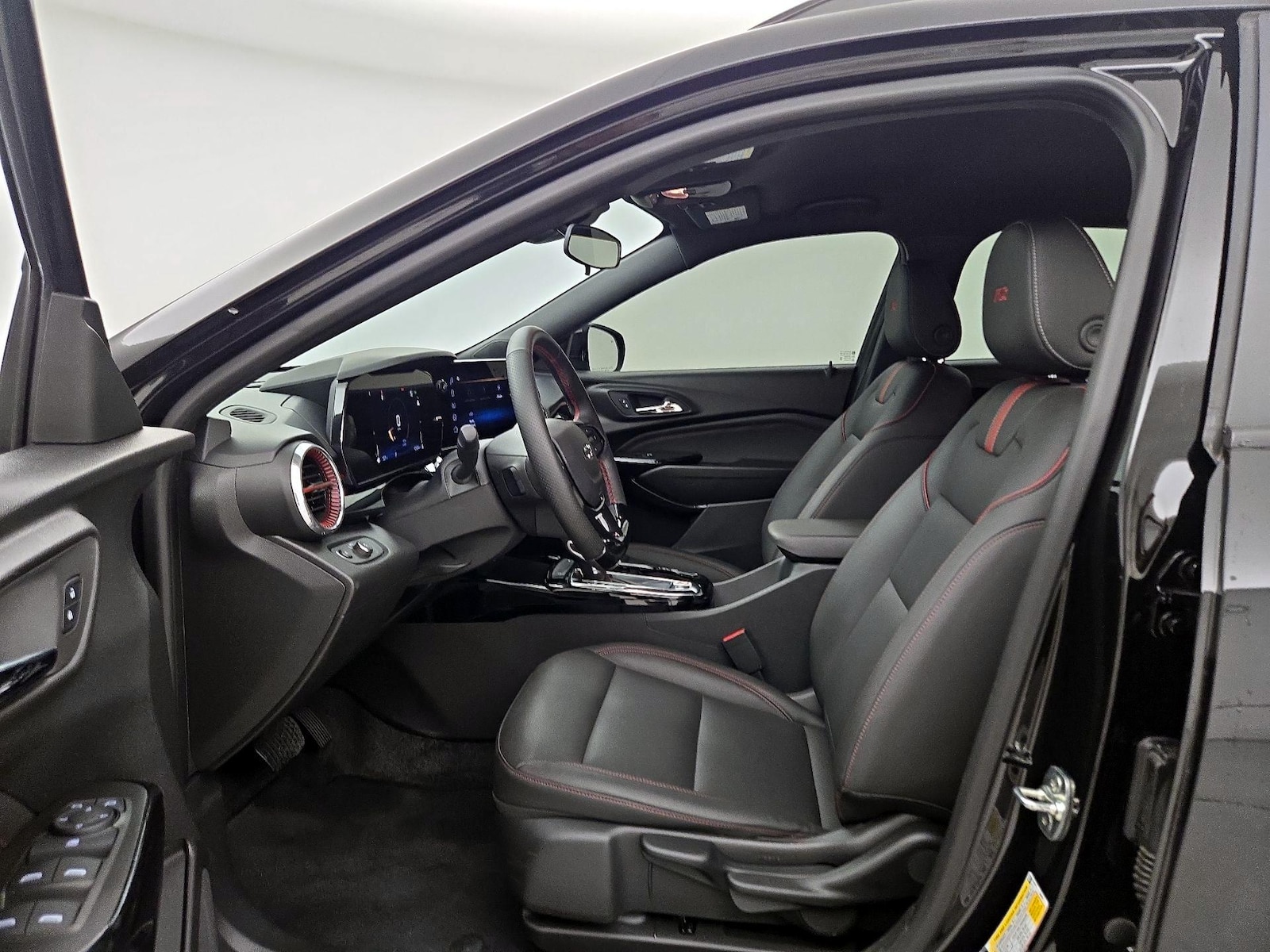 2025 Chevrolet Trax RS - Photo 12