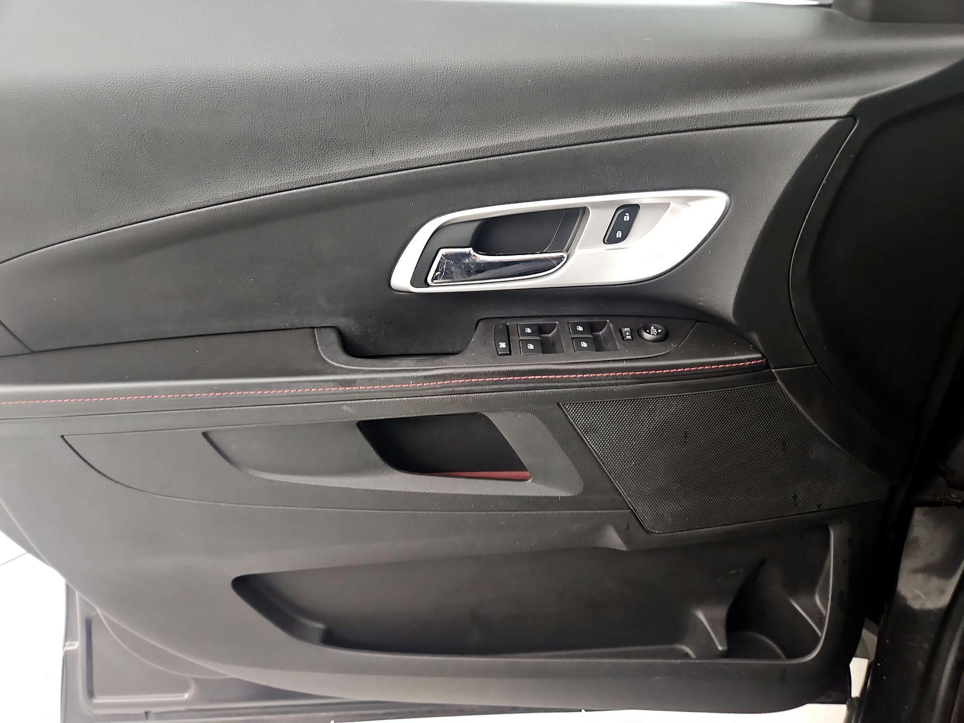 Thumbnail: 2015 Chevrolet Equinox - 12