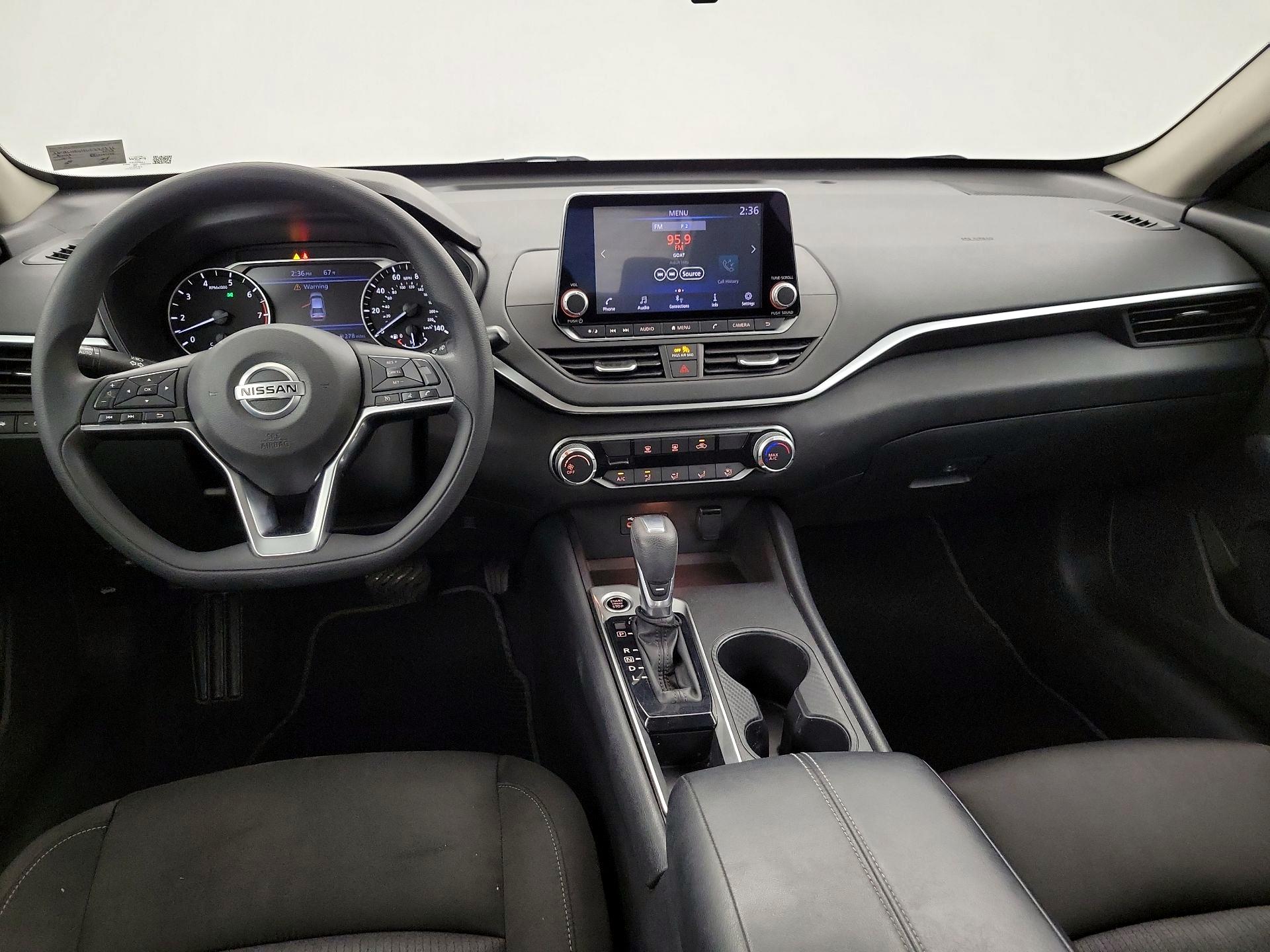 Thumbnail: 2020 Nissan Altima - 9