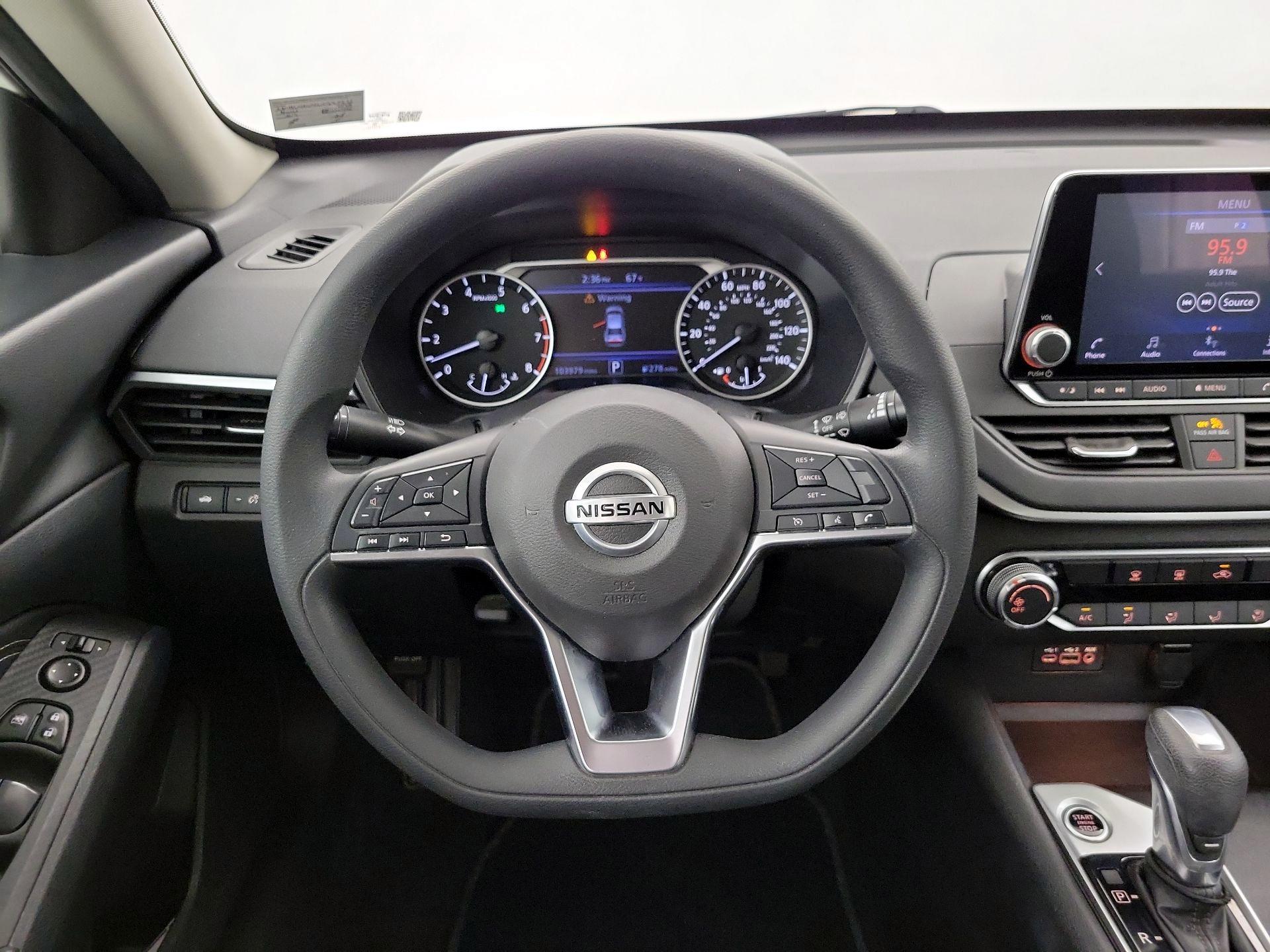 Thumbnail: 2020 Nissan Altima - 10
