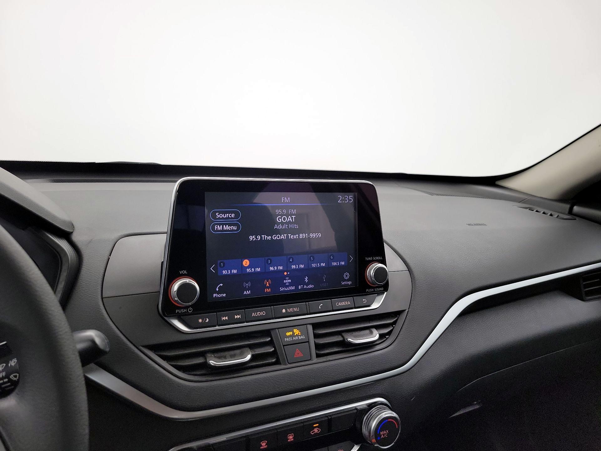 Thumbnail: 2020 Nissan Altima - 15