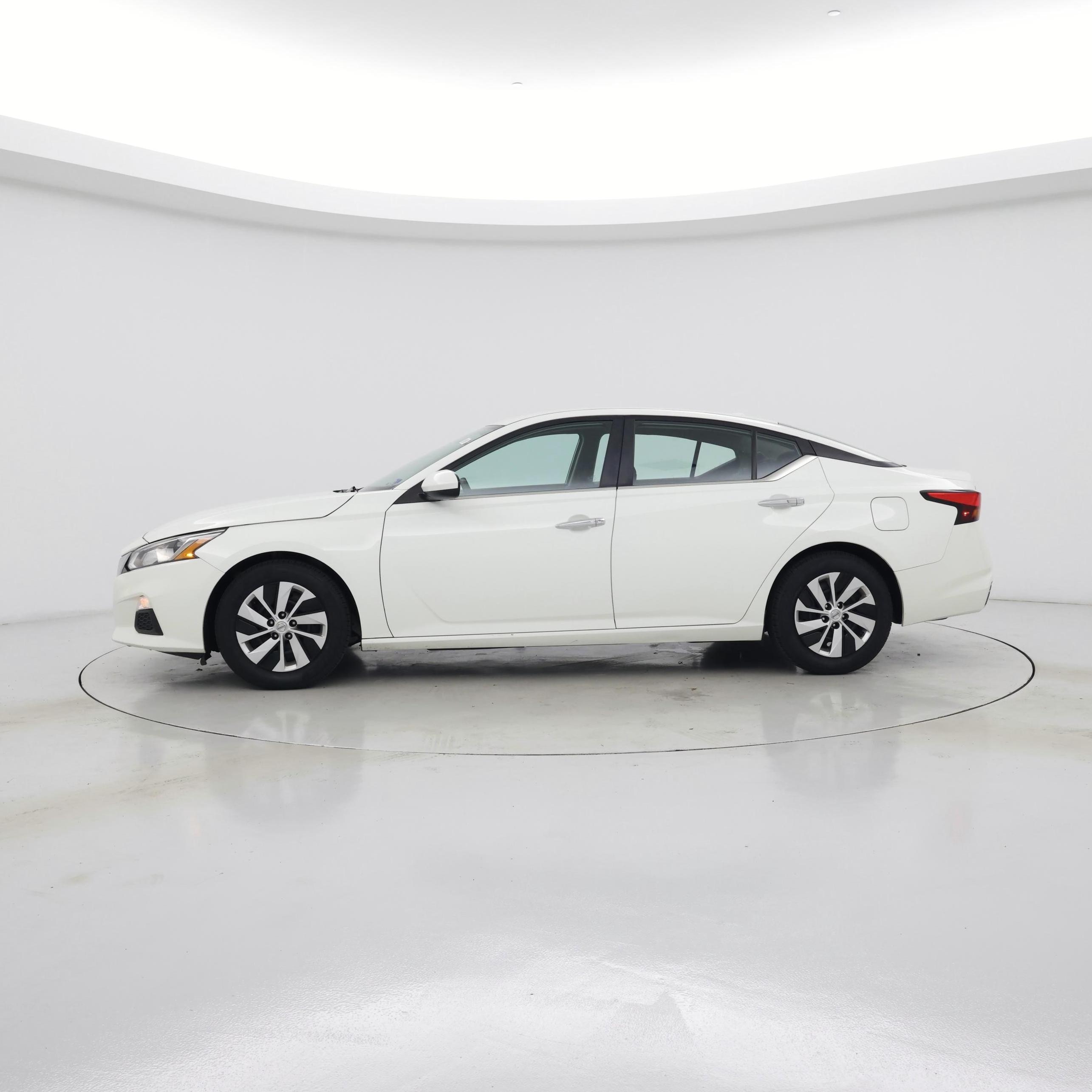 Thumbnail: 2020 Nissan Altima - 3