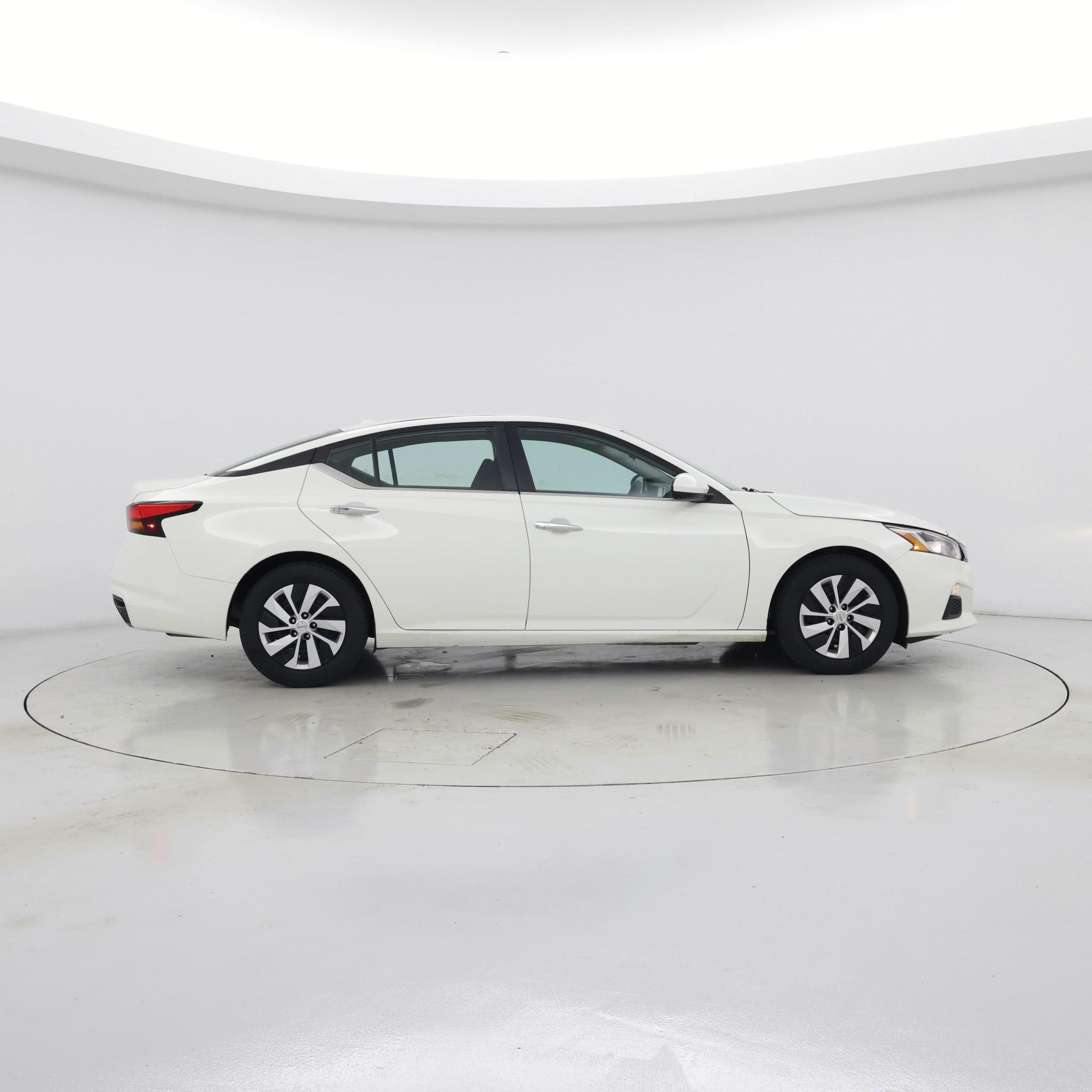 Thumbnail: 2020 Nissan Altima - 7