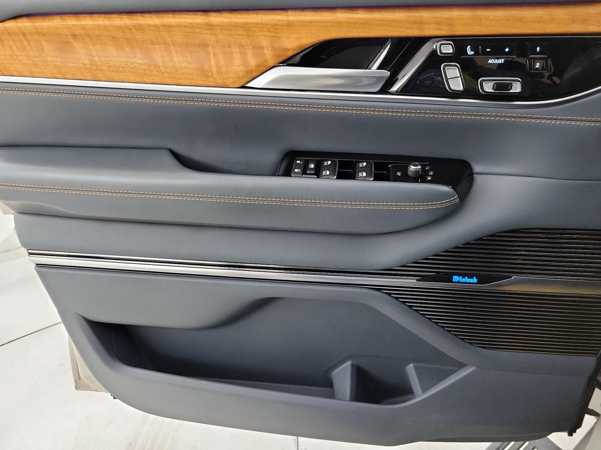 Thumbnail: 2022 Jeep Grand Wagoneer - 12