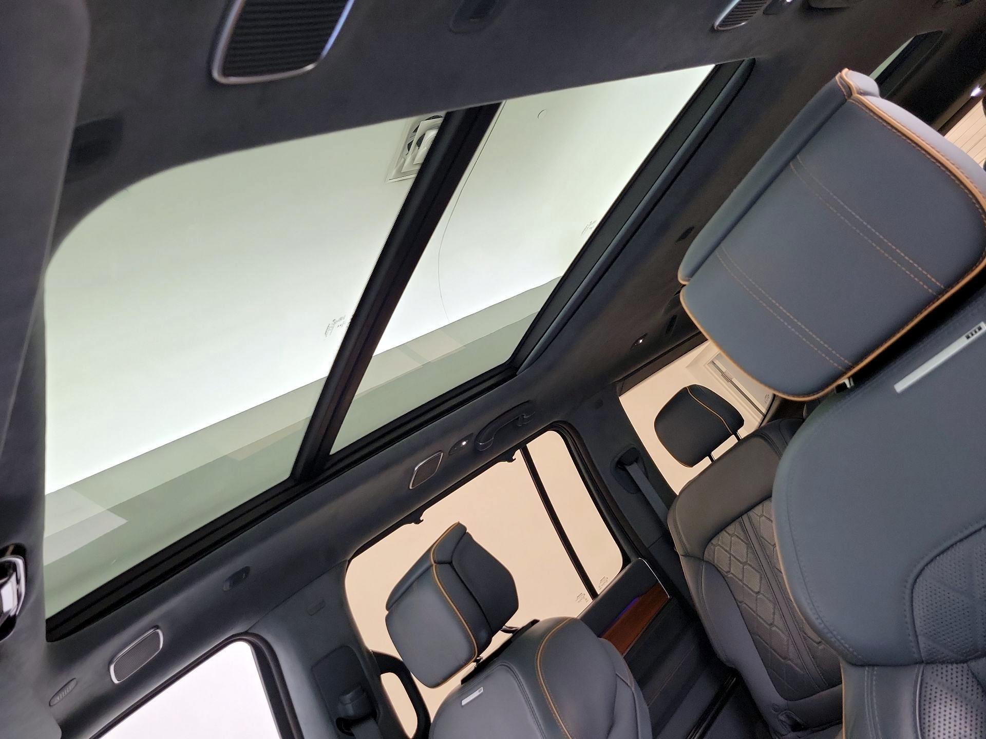 Thumbnail: 2022 Jeep Grand Wagoneer - 20