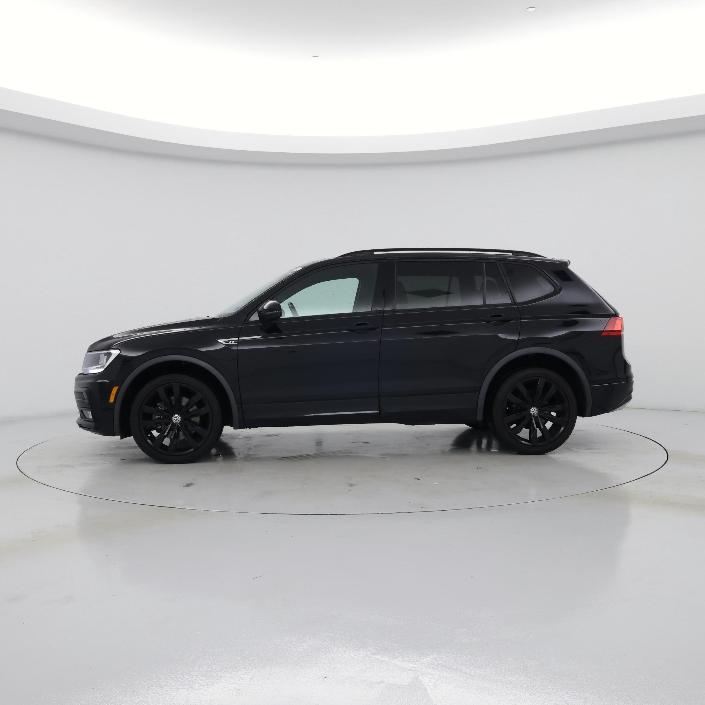 Thumbnail: 2020 Volkswagen Tiguan - 3