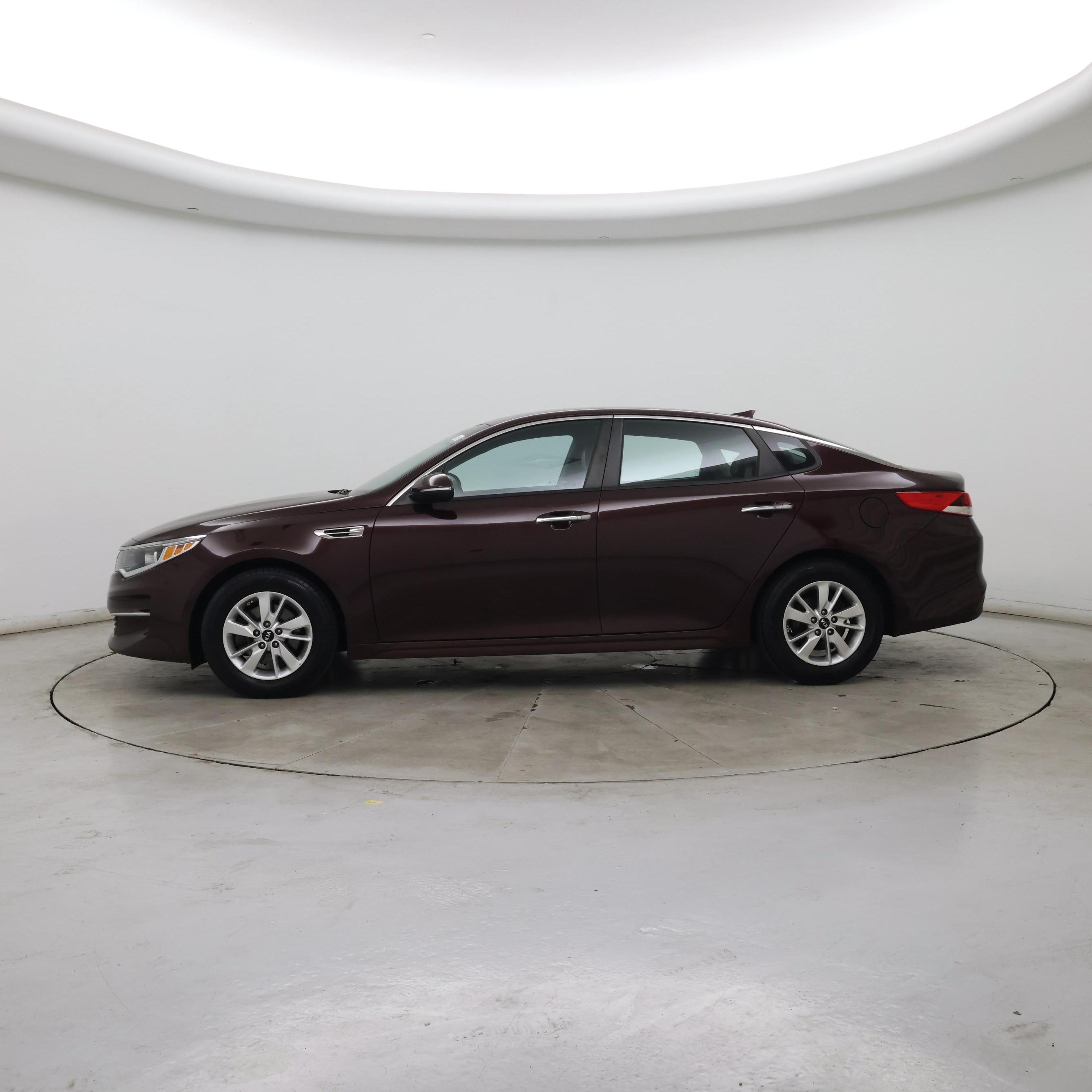 Thumbnail: 2018 Kia Optima - 3