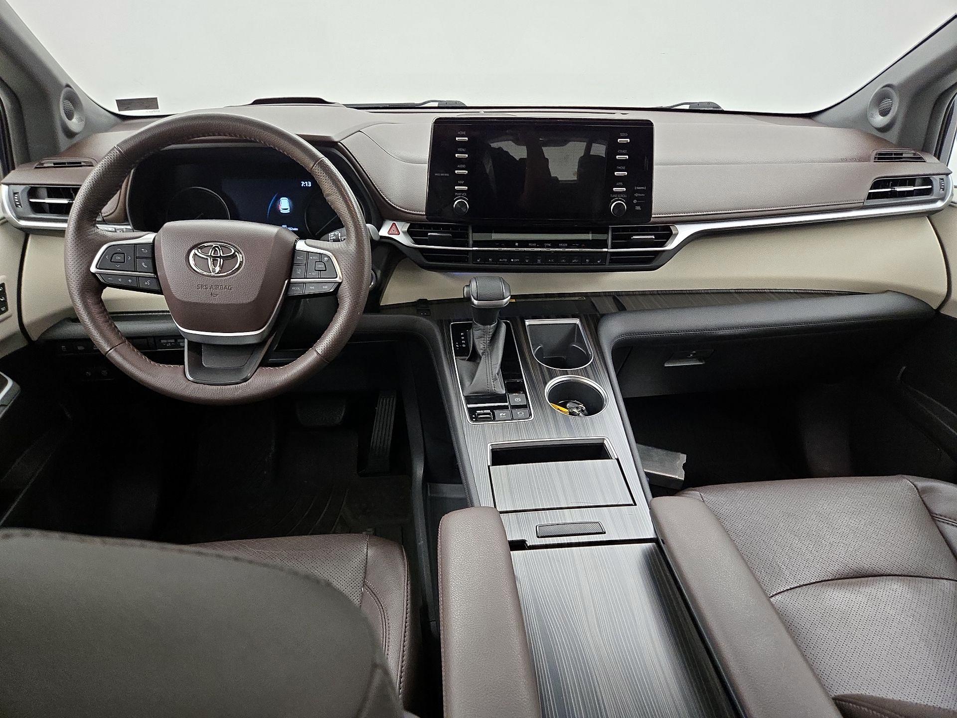 Thumbnail: 2021 Toyota Sienna - 9