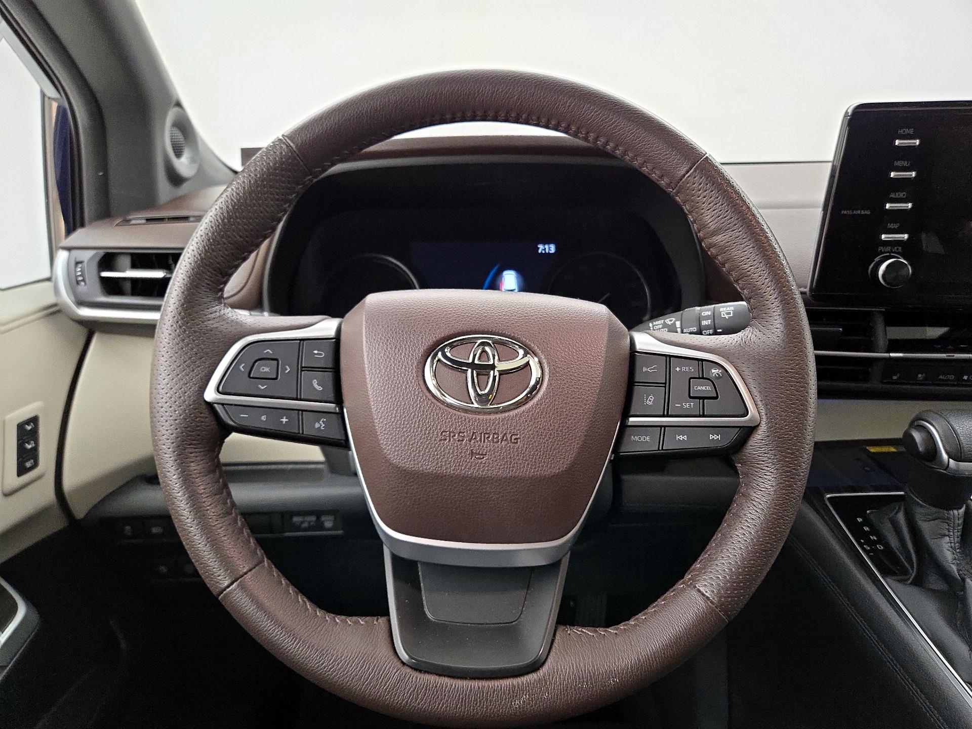 Thumbnail: 2021 Toyota Sienna - 10