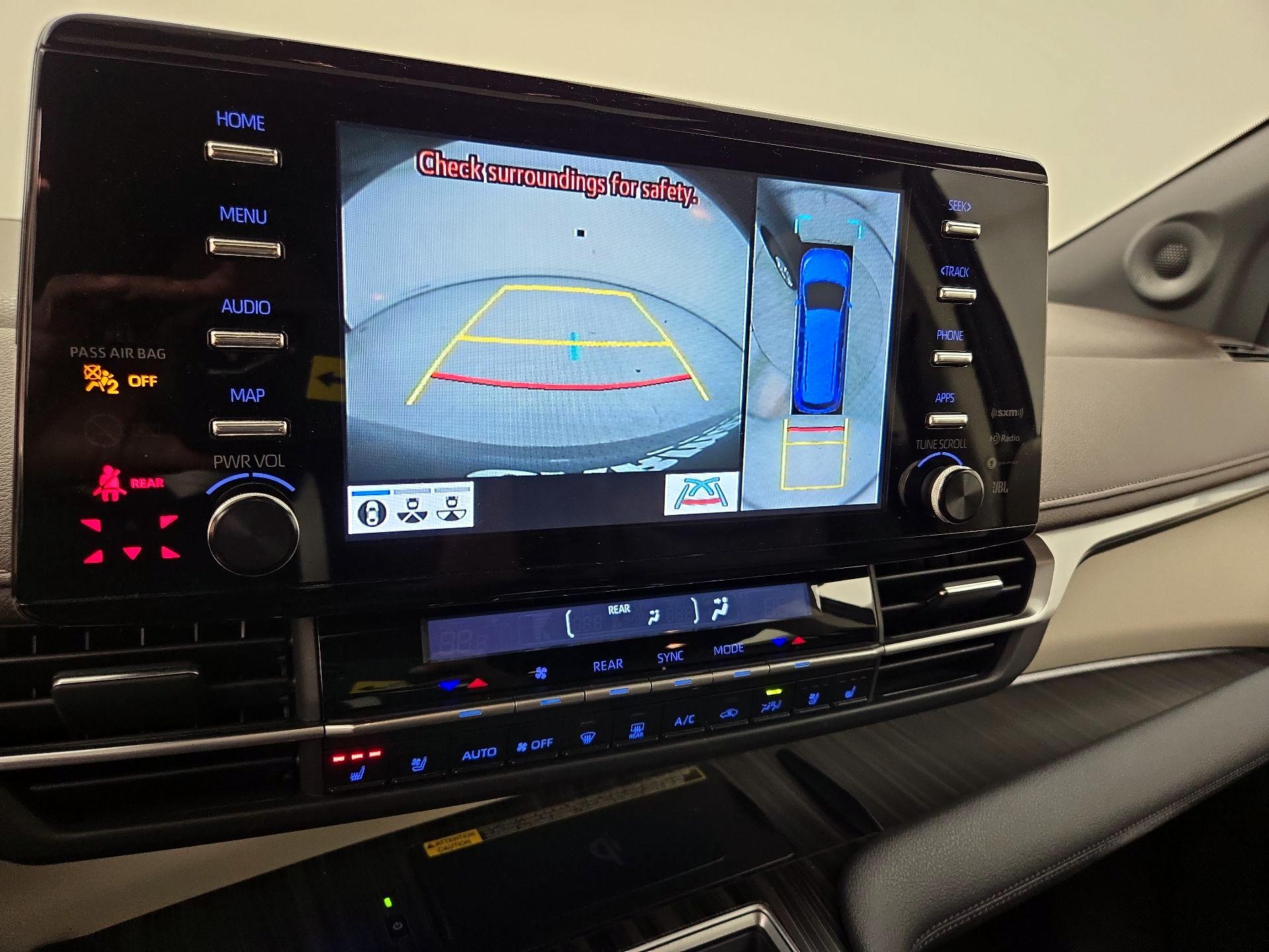 Thumbnail: 2021 Toyota Sienna - 15