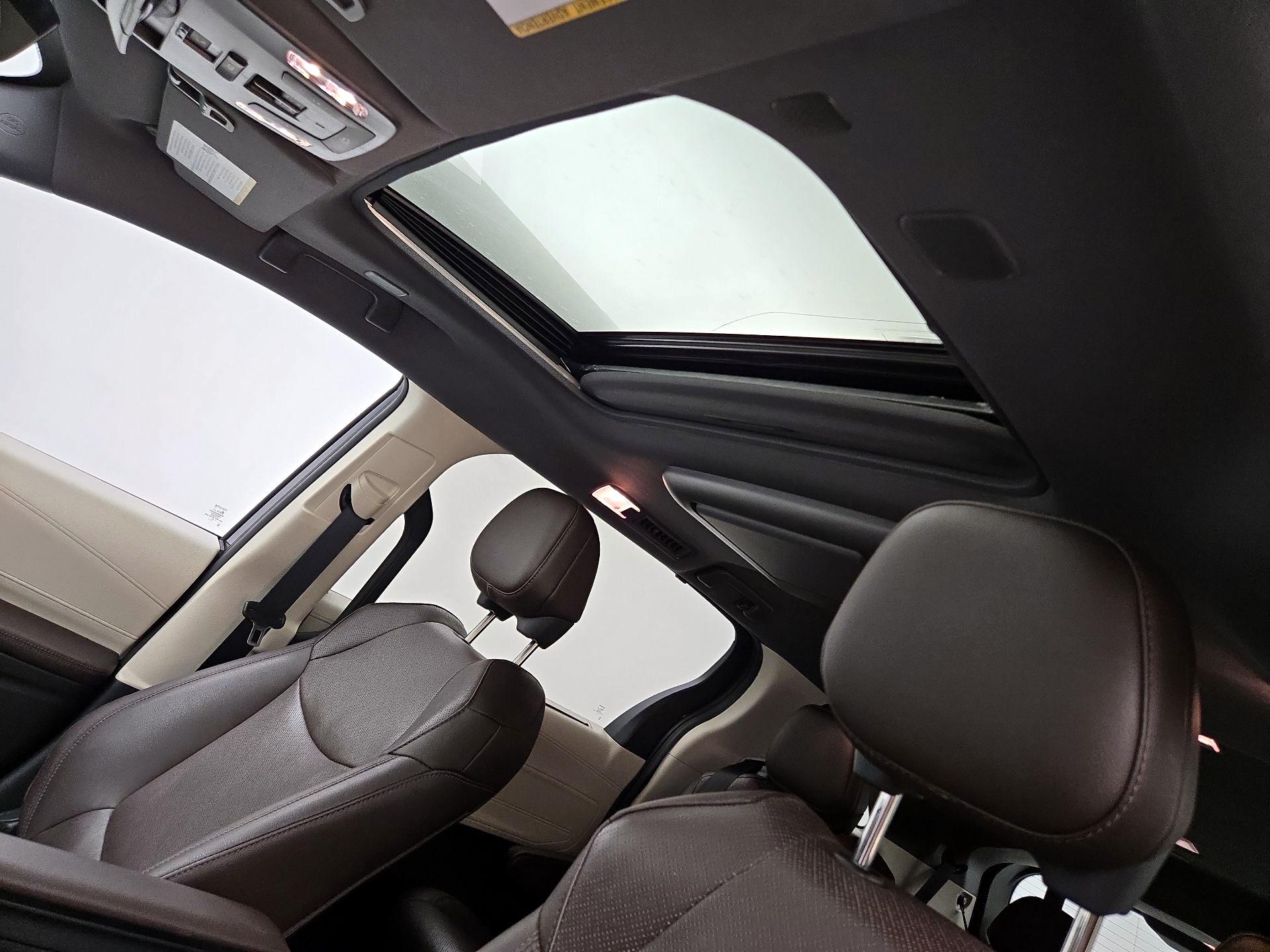 Thumbnail: 2021 Toyota Sienna - 20