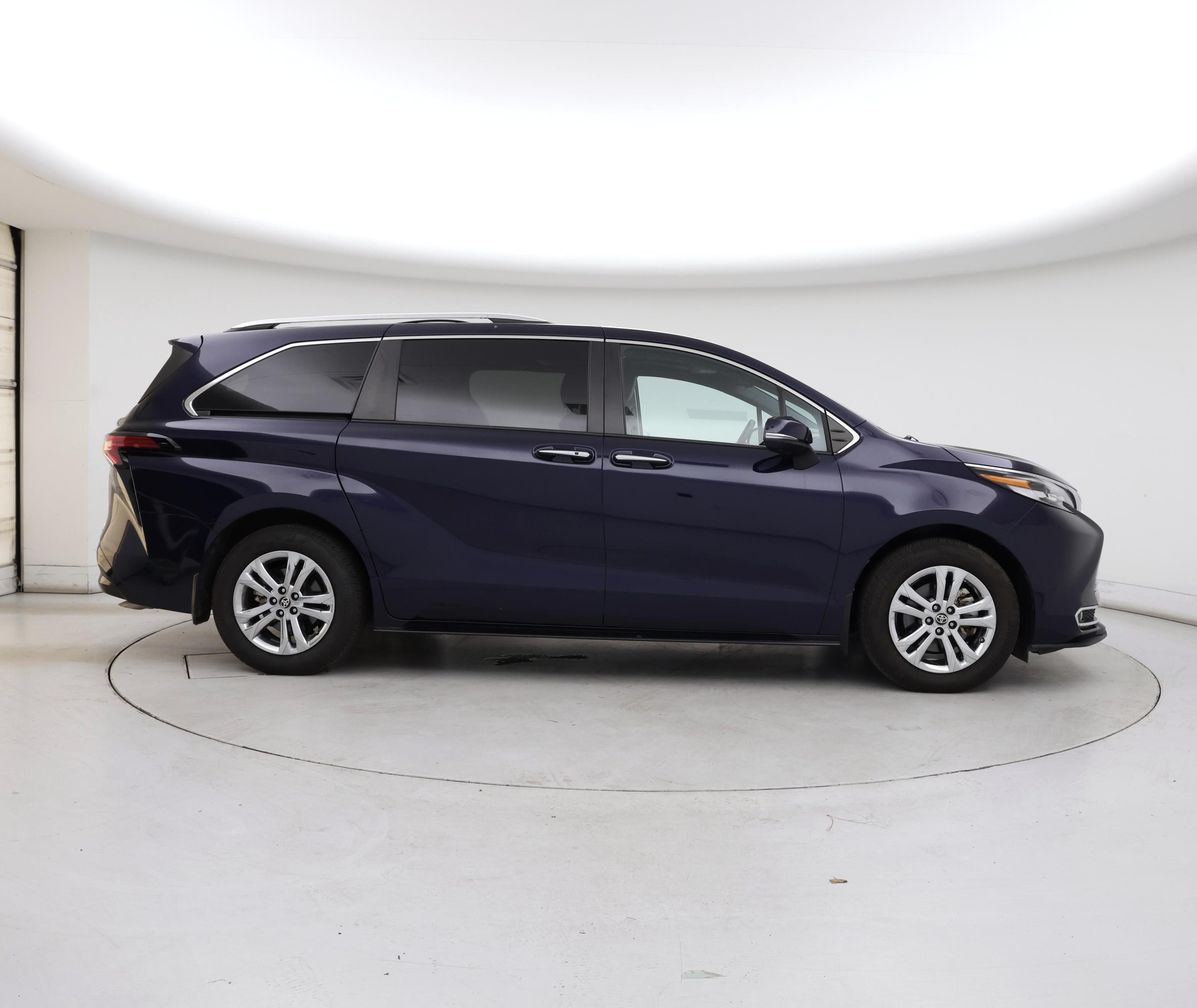 Thumbnail: 2021 Toyota Sienna - 7
