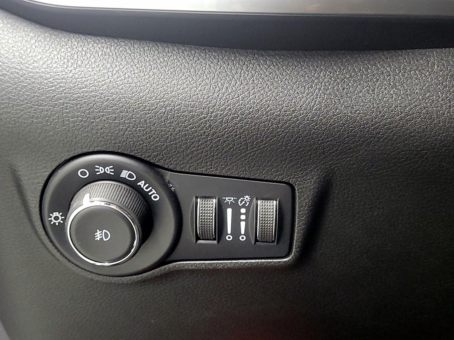 Thumbnail: 2025 Jeep Compass - 13