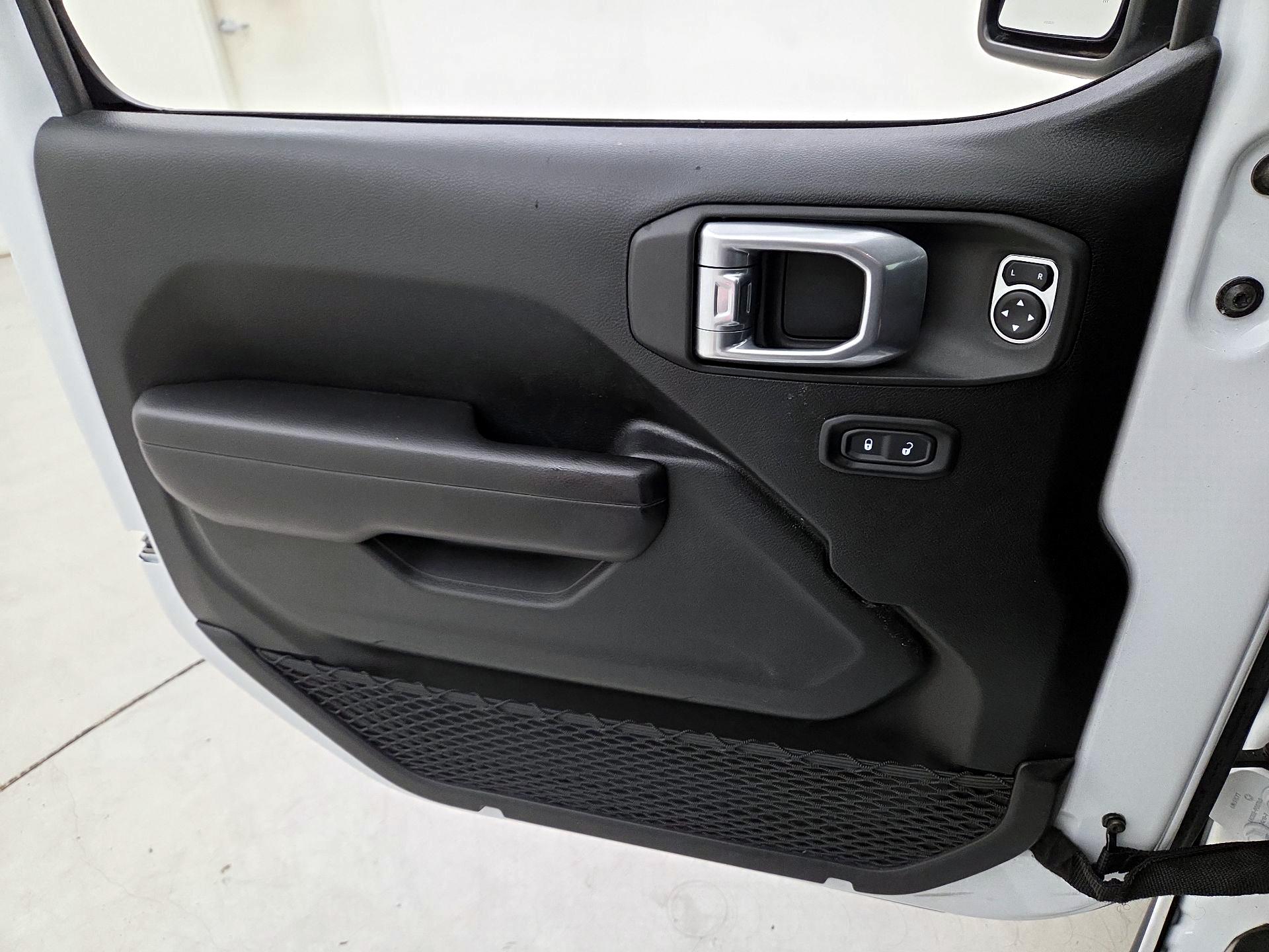 Thumbnail: 2021 Jeep Wrangler - 12
