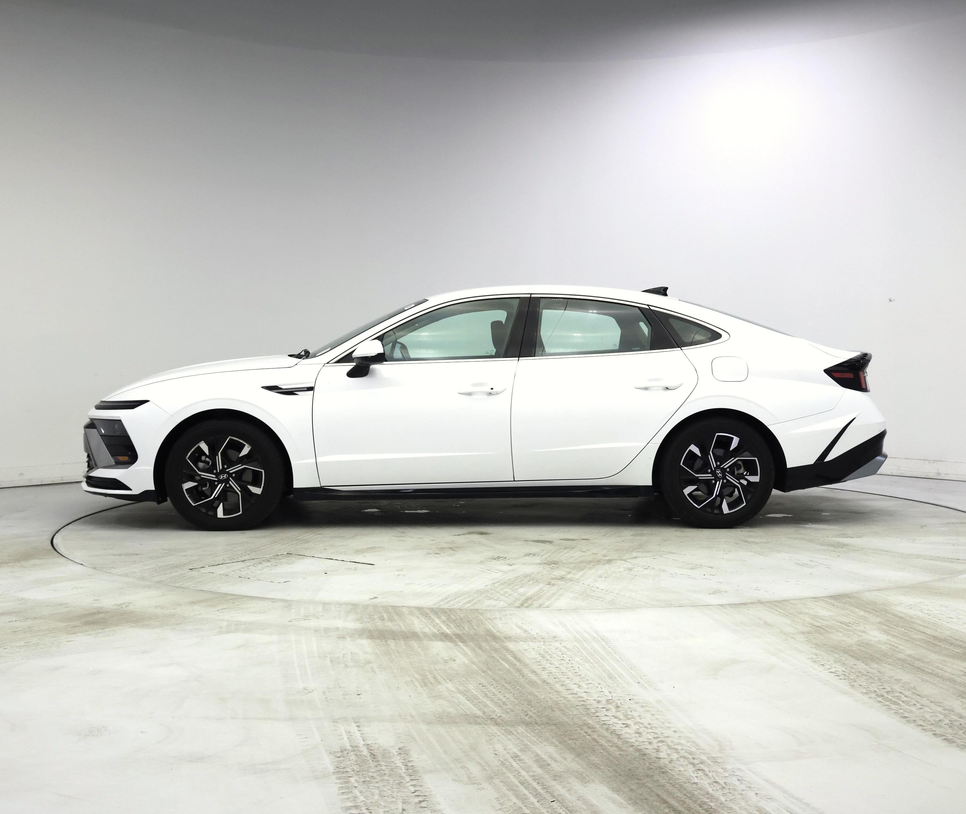 Thumbnail: 2024 Hyundai Sonata - 3