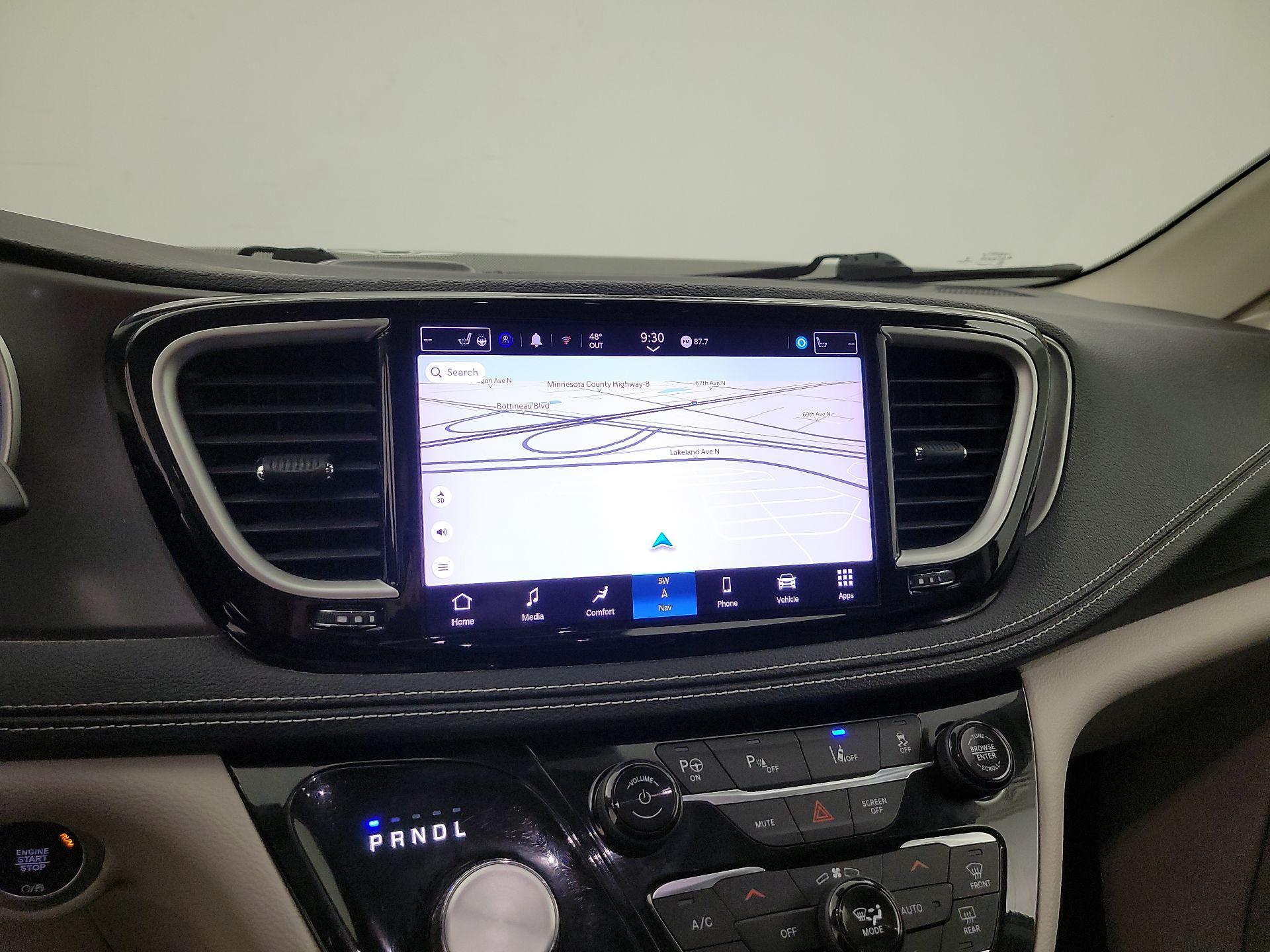 Thumbnail: 2022 Chrysler Pacifica - 14