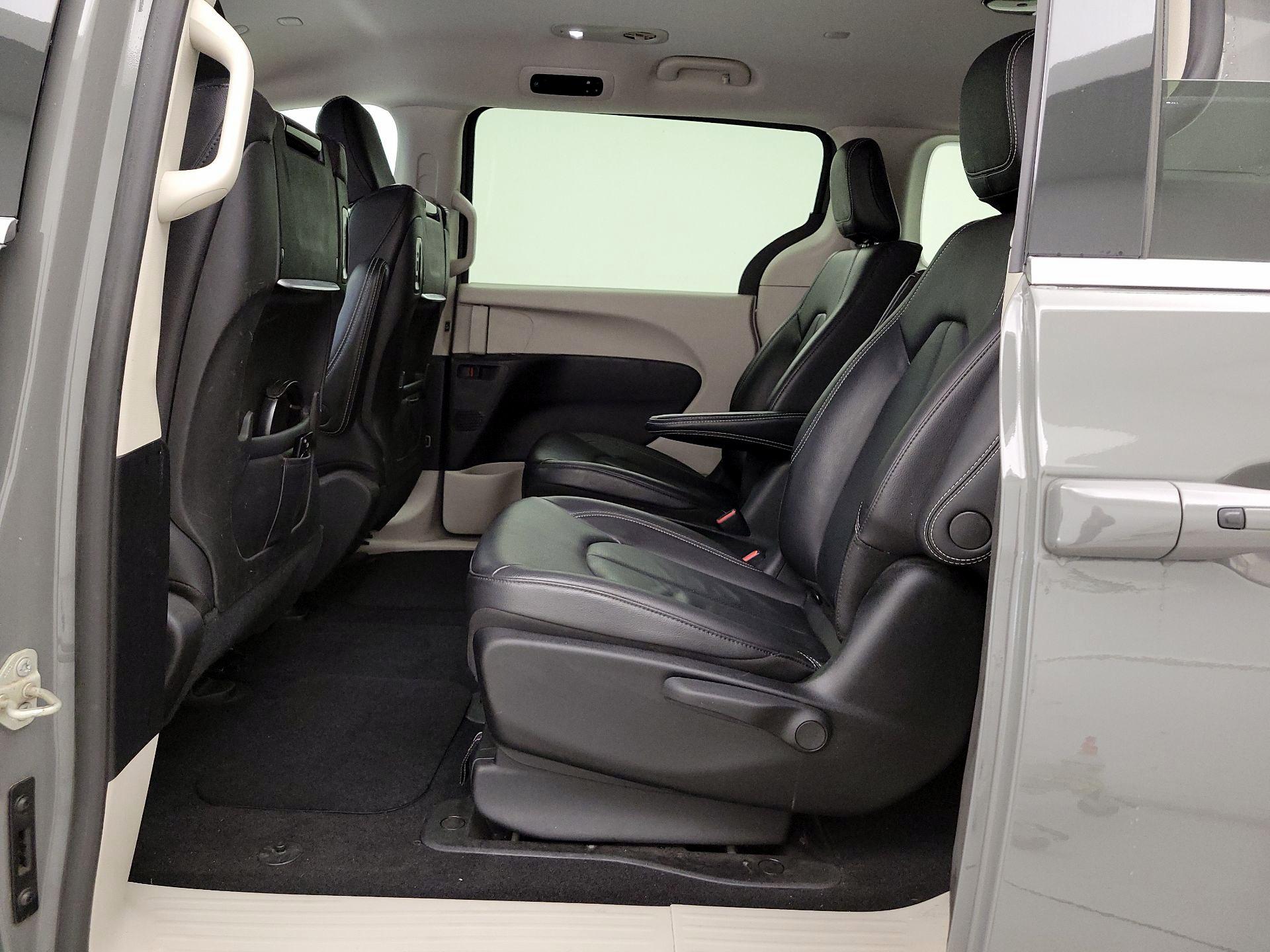 Thumbnail: 2022 Chrysler Pacifica - 20