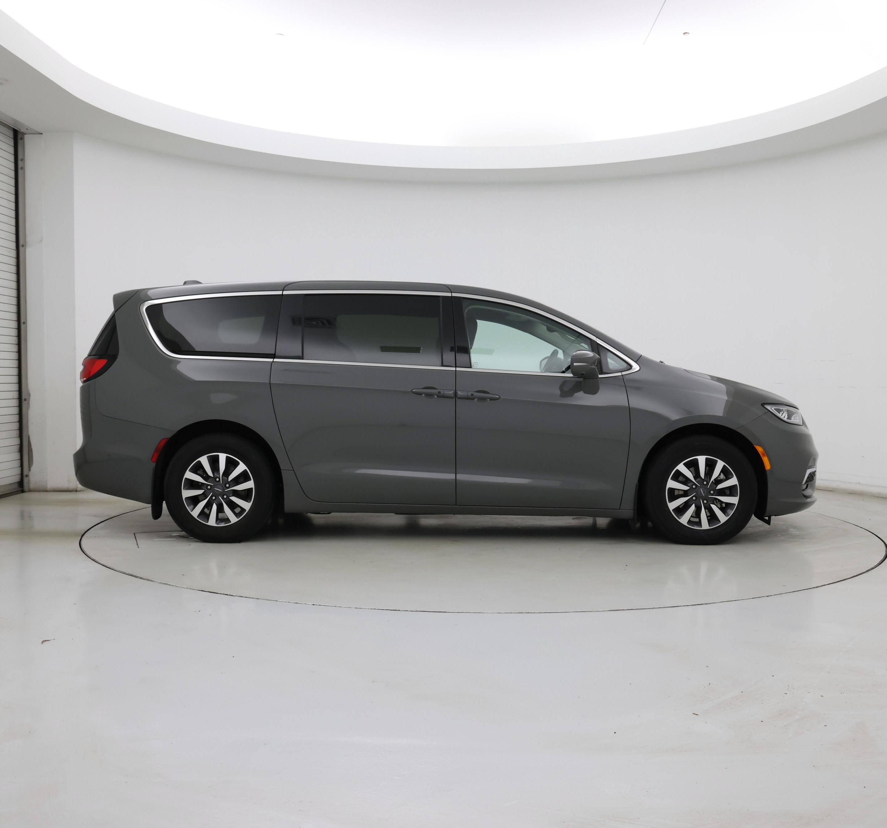 Thumbnail: 2022 Chrysler Pacifica - 7