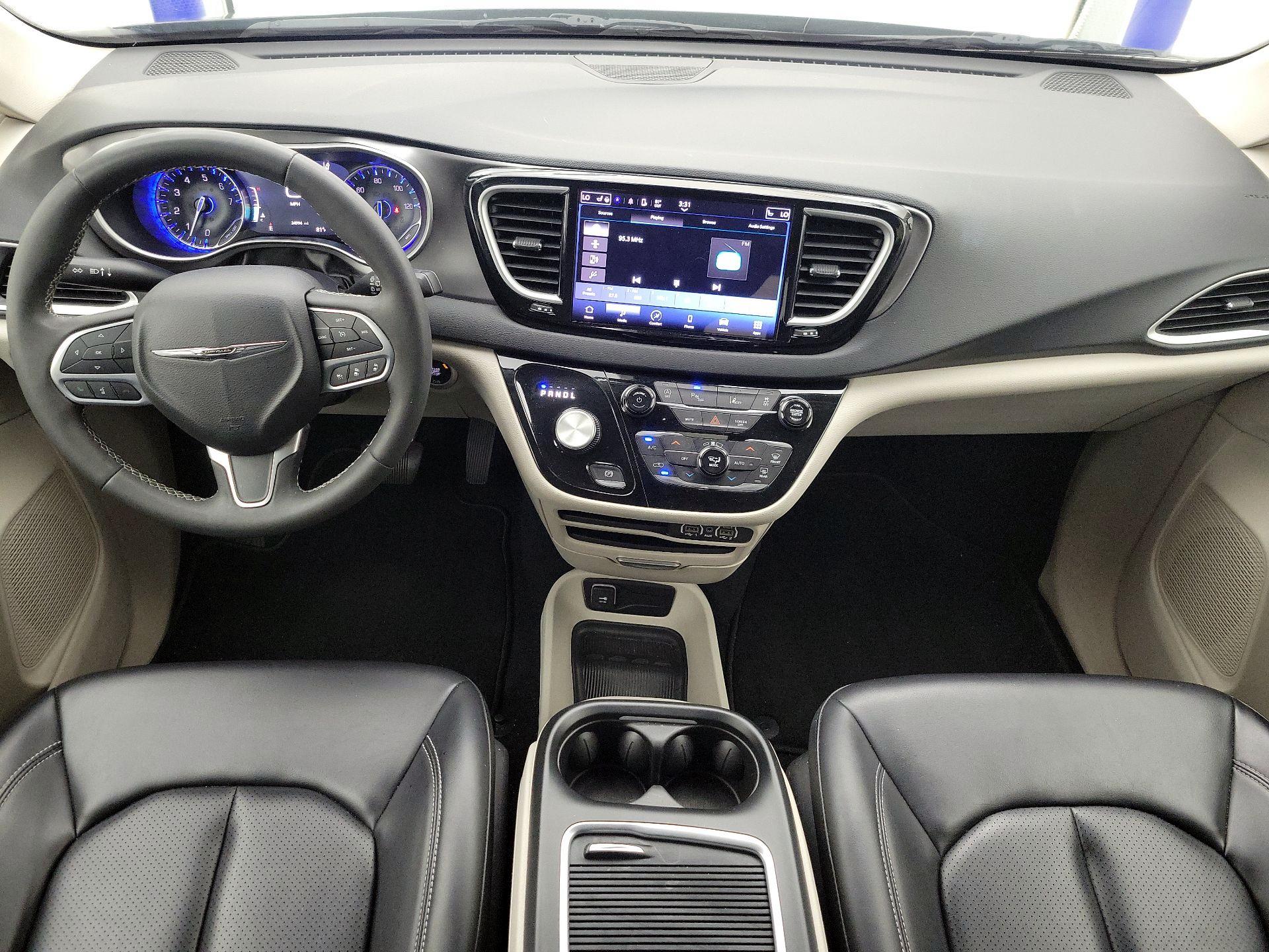 Thumbnail: 2023 Chrysler Pacifica - 9